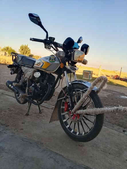 سلام عليكم اللبيع سيفان ضاقطه وزنجيل  محرك شرط الماطور كله شرط بعده زيرو ماشي 3الف اللون مميز 🩶 مكاني تكريت  الستفسار ***********السعر 950وبي مجال ملحضه 870مابيع
