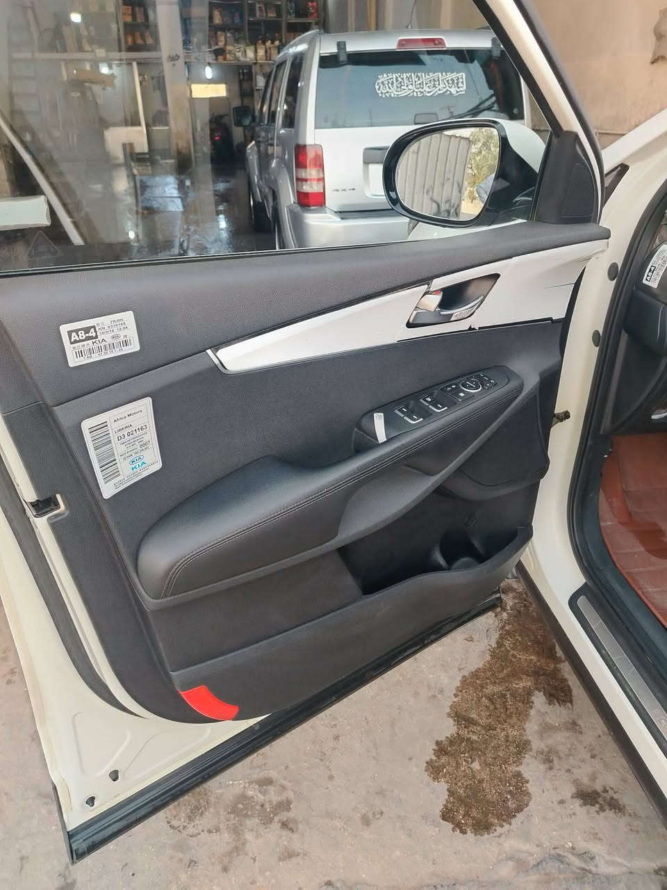 يالله سلام عليكم سورنتو (٢٠١٦)  بحاله الزيرو ٧ راكب مكفوله كفاله عامه ولزكات الشركه كلهن بيها ماشيه ٦٢ الف حقيقي شرط الفحص 
رقم بغداد بسمي الدولي
محرك ٦ سلندر ع وضع الشركه
تحكمات ستيرن فول جهتين
تبريد ٣ قطع
زراك لايت
حساس امامي خلفي
شاشه جبيره نظام GPS
٣ انظمه قياده
بصمه ترحيب عند الاقتراب
بك لايت LED
سبير وضع الشركه
صندوك كهرباء ذكي عند الاقتراب
بردات خلفيه
كشنات جلد بلادي اصلي
اريل انفكيشن
يدات نيكل ترحيب
دوس ترحيب
ويل كب كروم تخم تاير اصلي
مكان السياره بغداد شارع فلسطين
الاتصال ***********
