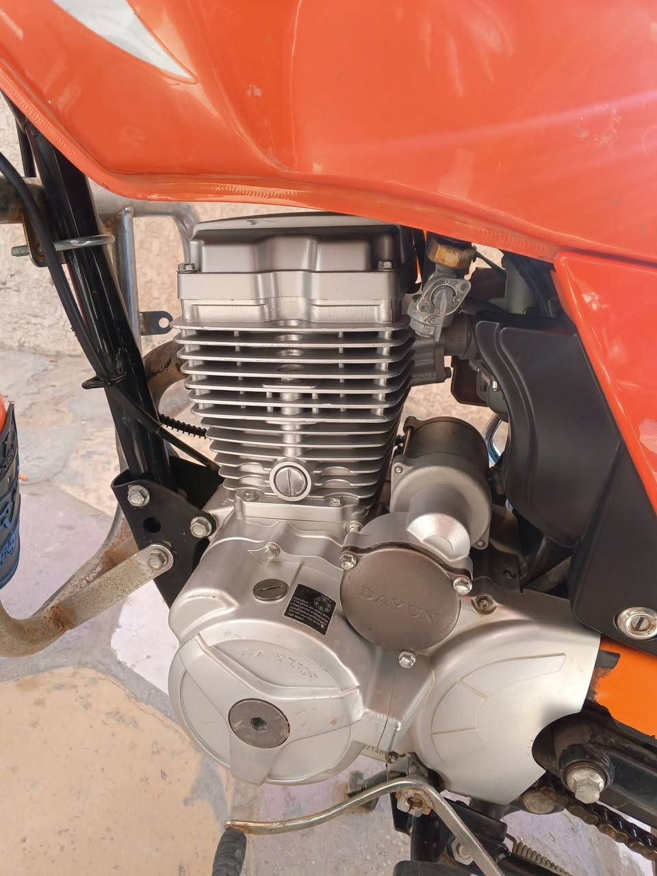 السلام عليكم دراجه دايون عظم رقم انجليزي موديل 23 مقفوله كفاله عامه ما عاوزها بس صالهن السعر مليون و500 وبيها مجال قليل مكاني ديوانيه قضاء عفك ***********
