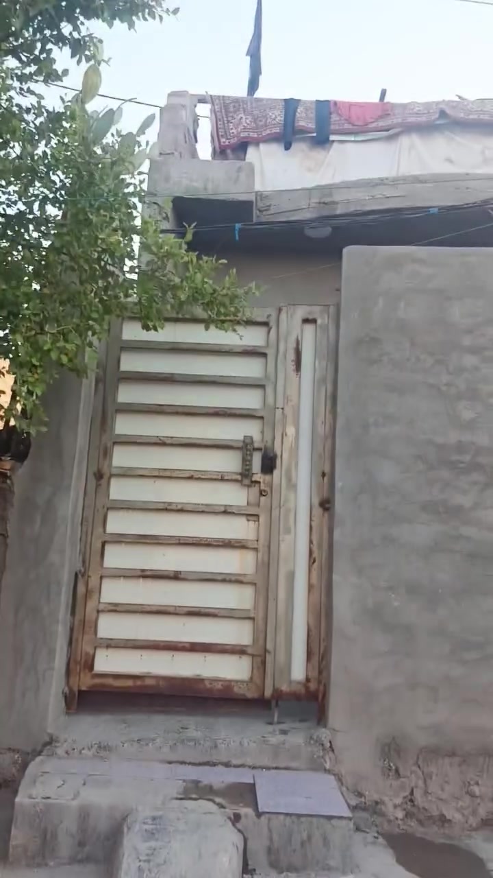 سلام عليكم عندي بيت قرايه عبد واحد البيع وهاذه رقم  ***********
