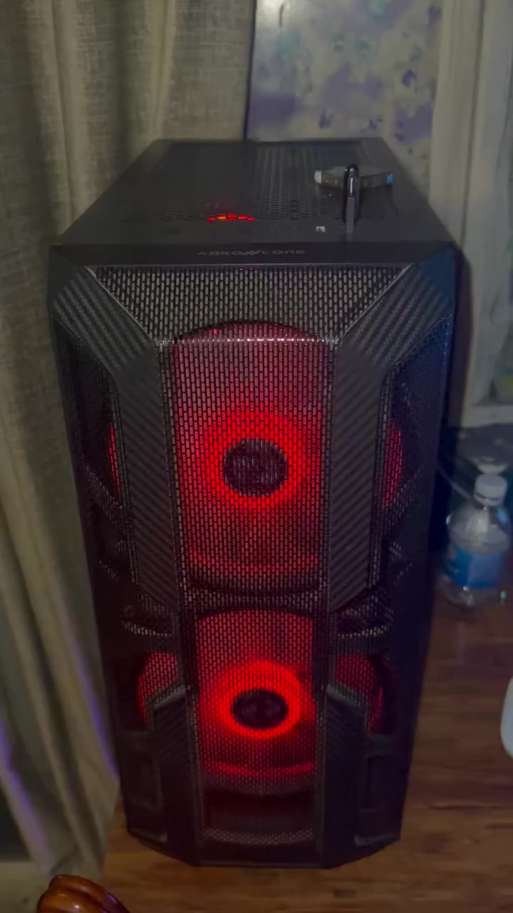 🖥️ للبيع أو المراوس (PC Gaming احترافي - مواصفات قوية)
الجهاز نظيف جداً واستخدام راقي، مجهز لتشغيل أقوى الألعاب الحديثة وبرامج التصميم والمونتاج بسلاسة عالية.
⚙️ المواصفات التقنية:
• كرت الشاشة: NVIDIA RTX 2060 Super Inno3D (8GB GDDR6) - كرت قوي جداً يدعم التتبع الضوئي و DLSS.
• المعالج: Intel Core i7-9700 (8 Cores) - أداء جبار في الألعاب والمهام المتعددة.
• المذربورد: ASUS H310M M.2 Ready.
• الرام: 16GB DDR4 G.Skill 3000Hz (أداء سريع ومستقر).
• التخزين (السرعة): 240GB Crucial SSD (لإقلاع الويندوز والبرامج بلمح البصر).
• التخزين (المساحة): 1TB HDD Toshiba 7200rpm (للألعاب والملفات الكبيرة).
• المبرد: Gas Cooler ABKO 404B dual 120mm (تبريد هوائي ممتاز وهادئ).
• باور سبلاي: 600W 80+ Deep Cool (طاقة كافية وآمنة).
• الكيس: Full Tower ABKO H600X MESH (تصميم عصري، تهوية ممتازة، وإضاءة RGB مميزة).

السعر 670 الف 

المراوس: متاح المراوس مع لابتوب قيمنق (بشرط كرت شاشة RTX 3060 فما فوق مع دفع الفرق أو حسب الاتفاق).

📍 الموقع: [بغداد ]


**إذا كنت صاحب هذا الإعلان وتريد حذفه لأي سبب، رجاءا أرسل رسالة إلى الدعم الفني**