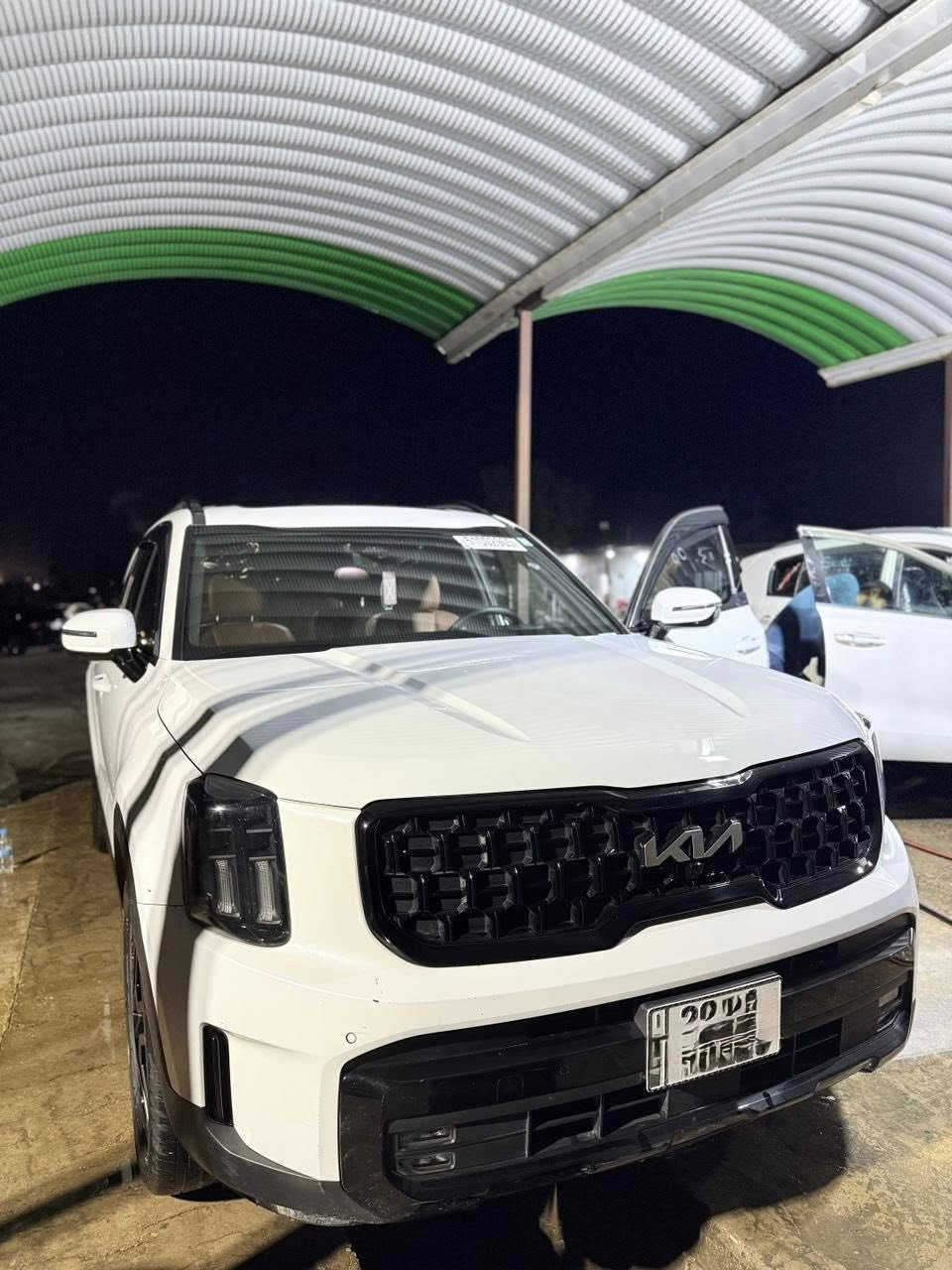 كيا تيلورايد مودیل 2024 برستيج اكس لاين

2024 kia telluride SX PRESTIGE X-LINE بریستج( أعلى فئة) بلاك اديشن
 لون زيتوني  امريكي فول مواصفات 
 1-  كيا تيلورايد فئة SX اعلى المواصفات 2024
2- محرك 6 سلندر 3800 
3-  ويل كب حجم 20 اسود  تاير بحالة ممتازة جدا 
ك
4- عداد المسافة الحالي24 كليو الف قابل للزيادة
5 بصمة ابواب امامية  وبصمة تشغيل وتشغيل عن بعد
6- لايتات زينون عالي ناصي عدستين 
7-اشارة في المرايا الجانبية مع حساسات الاجتياز 
8- مصابيح ترحيب في مقابض الابواب 
9 رادارات تفاعلية للتوقف التلقائي امامي خلفي
10-السيارة بانوراما فتحتين 
11-حساسات امامي خلفي 
12- كاميرات عدد 6 برؤية 360 درجة 
13-باب الجنطة كهربائي شفط 
14غرفة السيارة جلد نابا
14-تحكم كهربائي متكامل لمقاعد المقدمة 
15 المقاعد الامامية تدفئة وتبريد  (مساج كشن السائق)
16- المقاعد الخلفية تدفئة وتبريد كشن 
17-شاشة دشبول كبيرة لمجموعة من الايعازات والضبط و ابل كار بلي واندرويد أوتو.
18-بردات اصلية للابواب الخلفية 
19-مقاعد وسطية تطوى كهربائيا ويدوية الفتح 
20- انارة ليزرية متعددة بمزيج هائل من الالوان لأنارة دواخل السيارة 
21-مرايا جانبية شفط كهرباء مع ذاكرة لكشن السائق
22- خاصية تحديد المسار والتنبيه عند الخروج من المسار 
23-المقعد الوسطي منفصل  VIP
24-تبريد السيارة 3 قطع ثلج
25- تحكم ستيرن جهتين متعدد الايعازات 
26- وضعيات القيادة عدد 7  
27- تنبيه بالارتجاج في المقود 
28- سقف كنتارا
29- خاصية Talking للتحدث مع الركاب عبر السماعات.
30- كشنات خزن وسماعات هرمونك دمام .
31-تحويل مرآت السائق إلى كاميرا خلفية.
32- شحن لاسلكي مع 7 فتحات شحن ومنفذ 110 فولت.
33- داتاشو أمام السائق تعرض السرعة ومعلومات السيارة.
34- هوك خلفي...
والكثير الكثير من المواصفات اللي ماتنتهي
سيارة جديدة حرفياً 
وباقي المواصفات بالسيارة الغنية عن التعريف 
رقم ديالى باسمي هزه جديدة السياره كتاب شهداء
صور الحادث موجود صندوك ملصح + جاملخ اامامي مصلح كد شبر 
سعره 340 بيه مجال
***********
