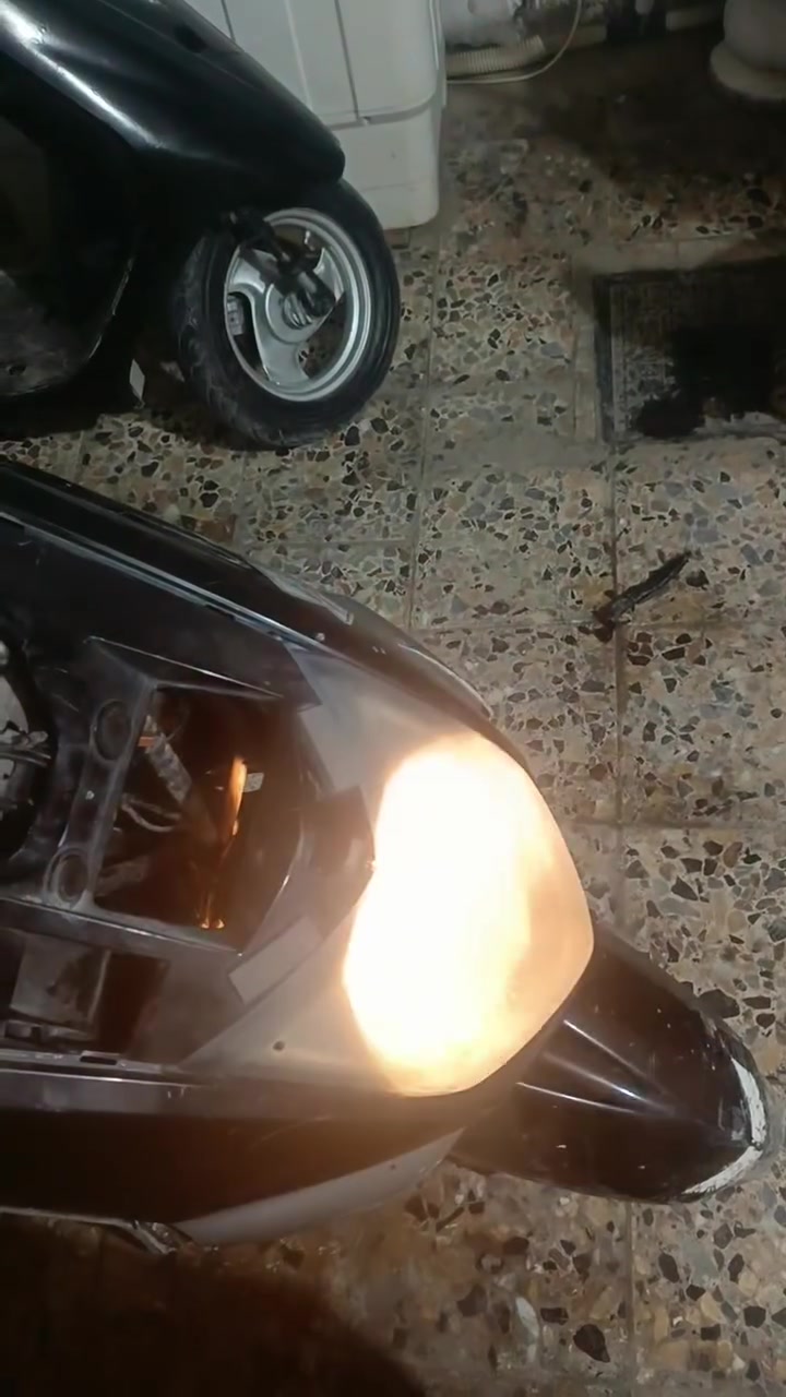 سلام عليكم شباب دراجه سكنس نوزل فحل الدراجه نضيفه المحرك نضيف شلعه ومعدل الدراجهكهربايات كلها شغاله طفت ماعرف شنو عطله بصيط كلولي كهربايات واني ماعرف بلنزول الدراجه مراوس ب عدله او سكنس نثيه ومعروضه للبيع مكاني بغداد الحريه متواجد فيس واتساب ***********
