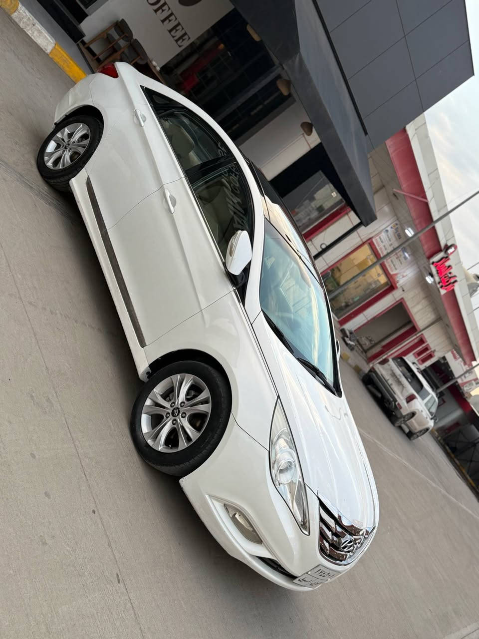 سيارة سوناتا خليجي موديل 2011
شرط كير محرك ما مفتوحه صدر امامي خلفي جاهزها اربعه تايرات جددت تحويل مباشر موصفات معروفه بيها فقط جاملغ امامي كلير وباقي كفاله عامه سعر 130
***********
