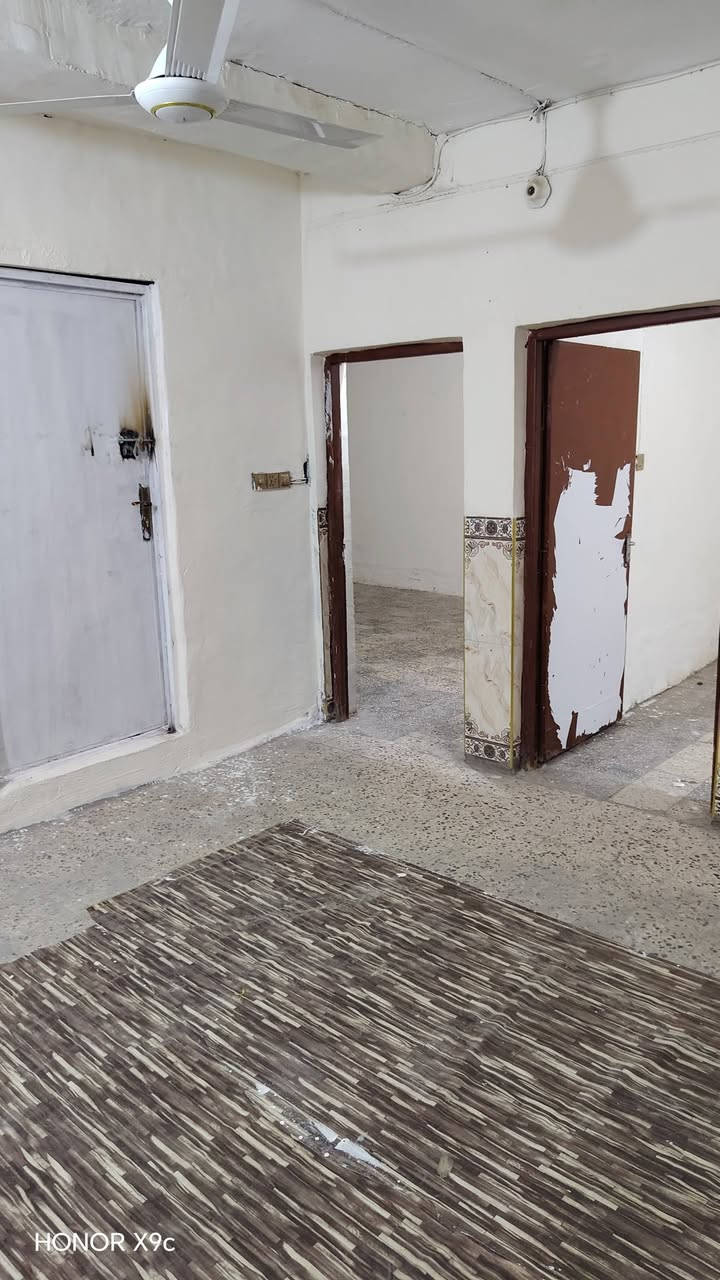 تحيه طيبه لمتابيعنا الكرام 💠
متوفر مشتمل للايجار  الحيدرية
 قرب مفروشات العجمي طابق اول نظيف
غرف نوم ٢
صالة
مطبخ
صحيات
تهويه
ايجار شهري ٣٠٠ شامل ماي وكهرباء
للاستفسار مراجعه مكتب ابو سلام للعقارات سماوه حي الصدر قرب فلكه ساعه مقابيل مطعم دجله
اتصال ***********
واتساب ***********
