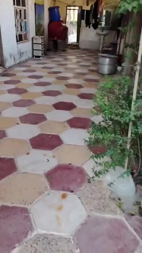 البيت للبيع
الرحمانيه قرب الخطوه ع السده البناء بلوك اللبيت طابو زراعي المساحه 300م 
2غرف. / مطبخ / ستقبال / صحيات / هولين
التفاصيل واتساب /***********
