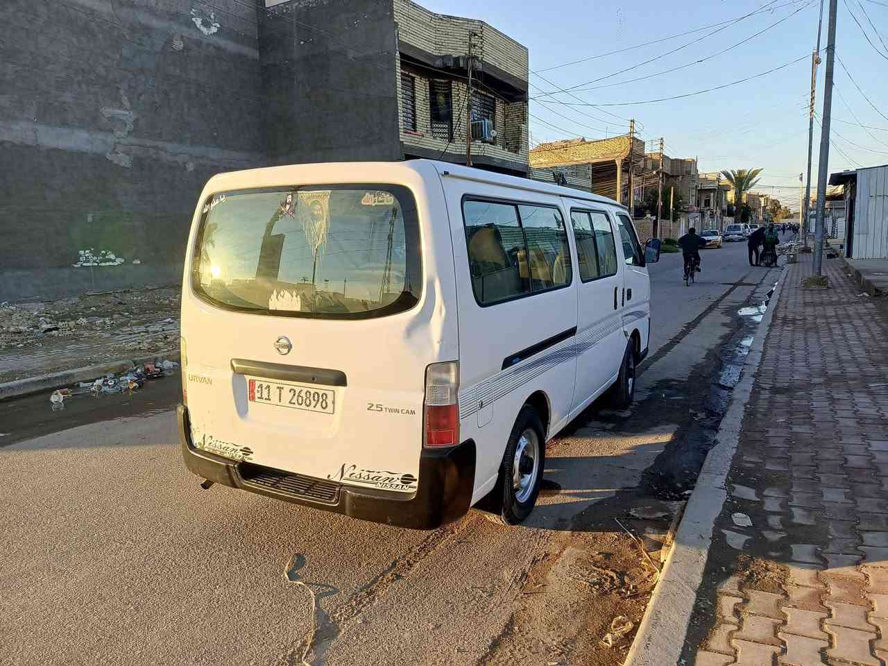 سلام عليكم نيسان يورفان للبيع موديل 2012 رقم بغداد بسمي السياره مكفولة عده الطخات  المشره بل فيديو   مكينه كير اكسل مكفول تبريد تدفئه شغال تخم تاير السياره مصفره هيئه غرامات السعر 135 التفاصيل الاتصال على الرقم ***********
