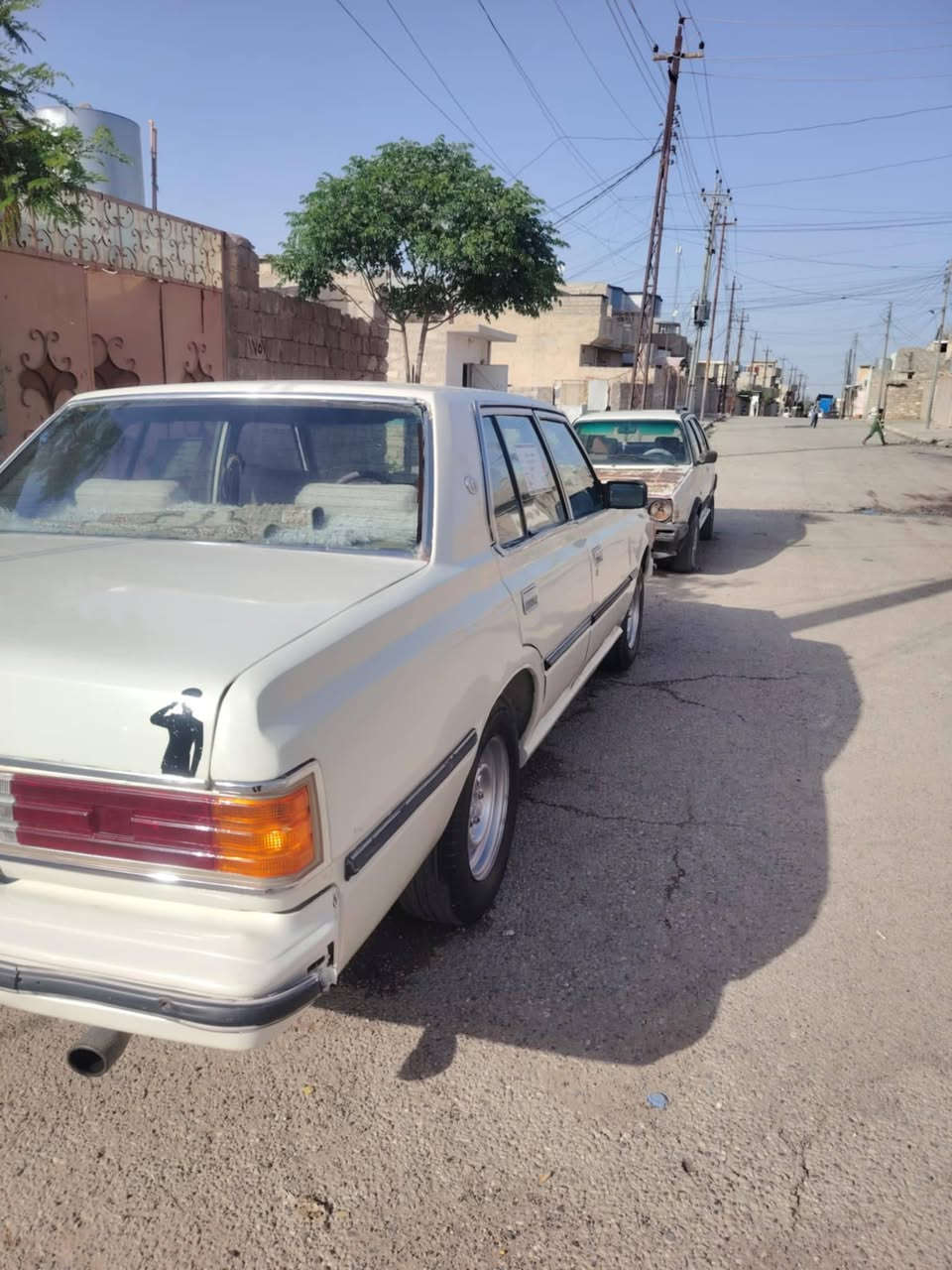 سياره سوبر موديل 82
صبغ حداديه السياره جهازه من كلشي 
شرط لا صبغ ولا نفخ محرك كير بطه 
شرط التحويل والوكاله 
السعر 38
***********
