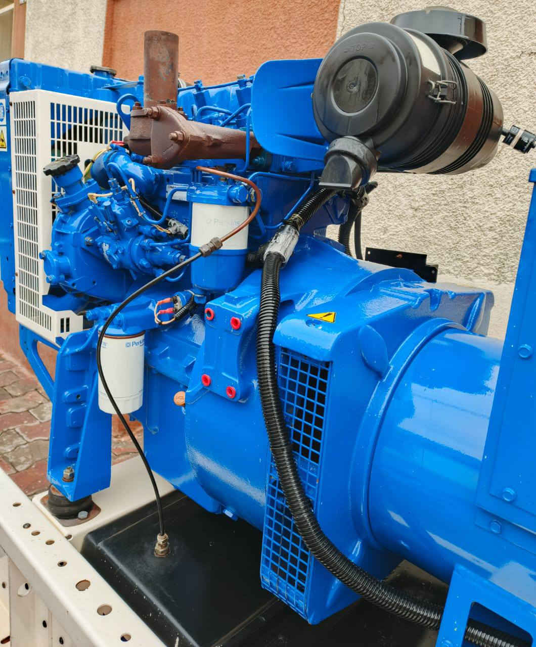 سلام عليكم 👋
للبيع مولده بلادي أوربي نوع بيركنز انكليزي افجي ولسن 91 ملم 30 كيفي  اوتو موديل 2001 عدد ساعات التشغيل العمل 706 ساعة ملاحظة مولده على وضع شركة سعر اتصال على رقم ***********
***********
