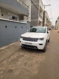 من رخصت الدمن جيب خليجي موديل ١٩ افر لان   سعر ٢٨ ونص هاذ رقم صاحب الس...