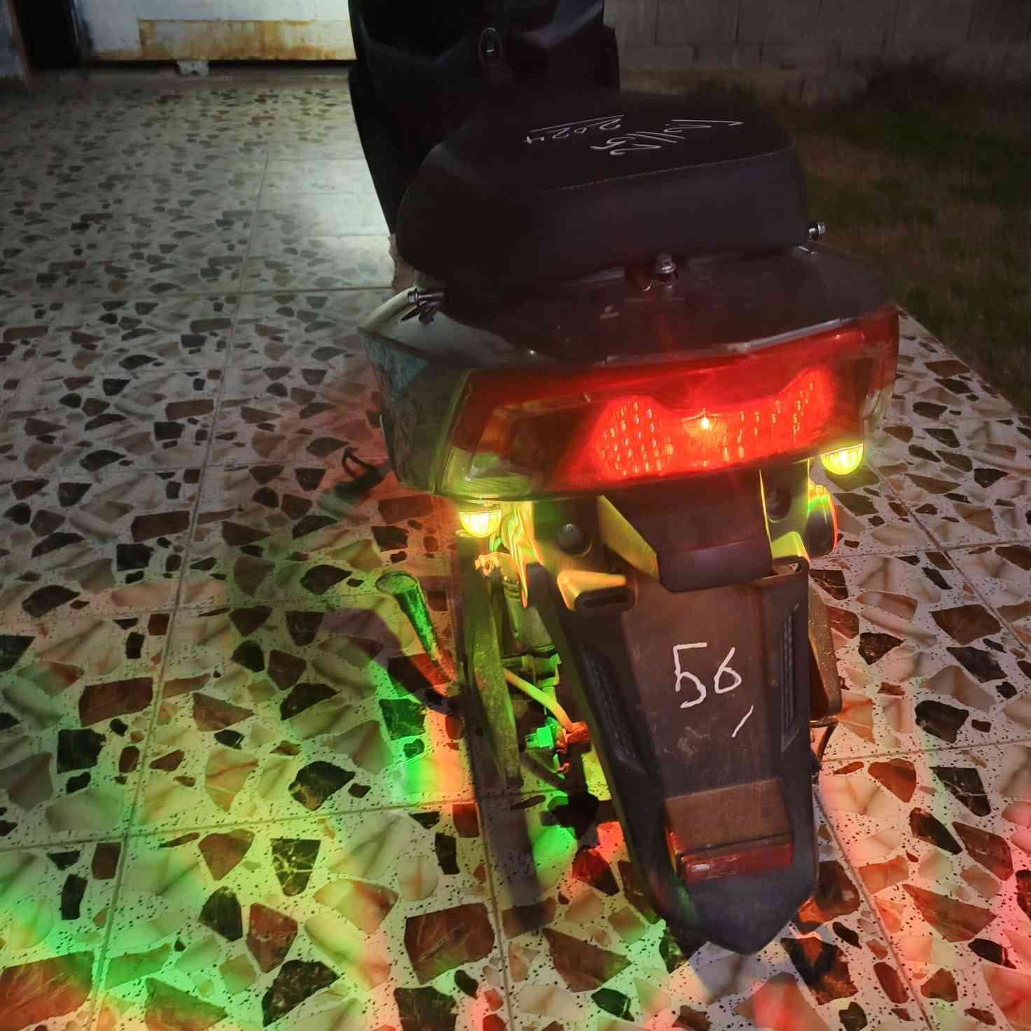 سلام عليكم موطور شحن للبيع الاسم ماسه فول موصفات 6بطريات سرعته لحقيقيه 70 مكان رمادي شارع 40  سعر 500 بيامجال رقم 078 00341585
