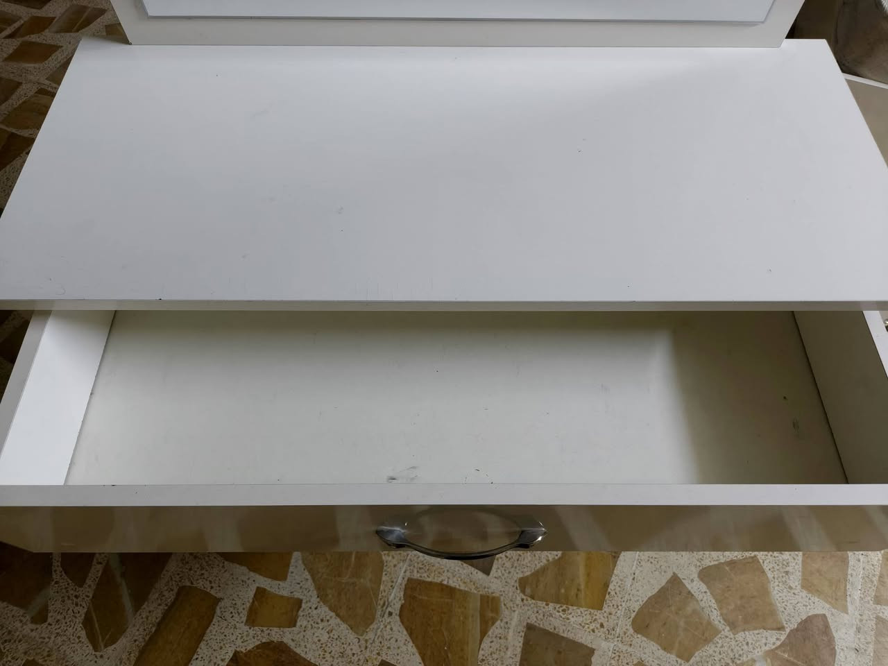 غرفة نوم للبيع كلش نضيفه الموشراي ياريت يرفع المنشور وشراي يتصل على هذا الرقم ‏‏‪***********‬‏ بي واتس
