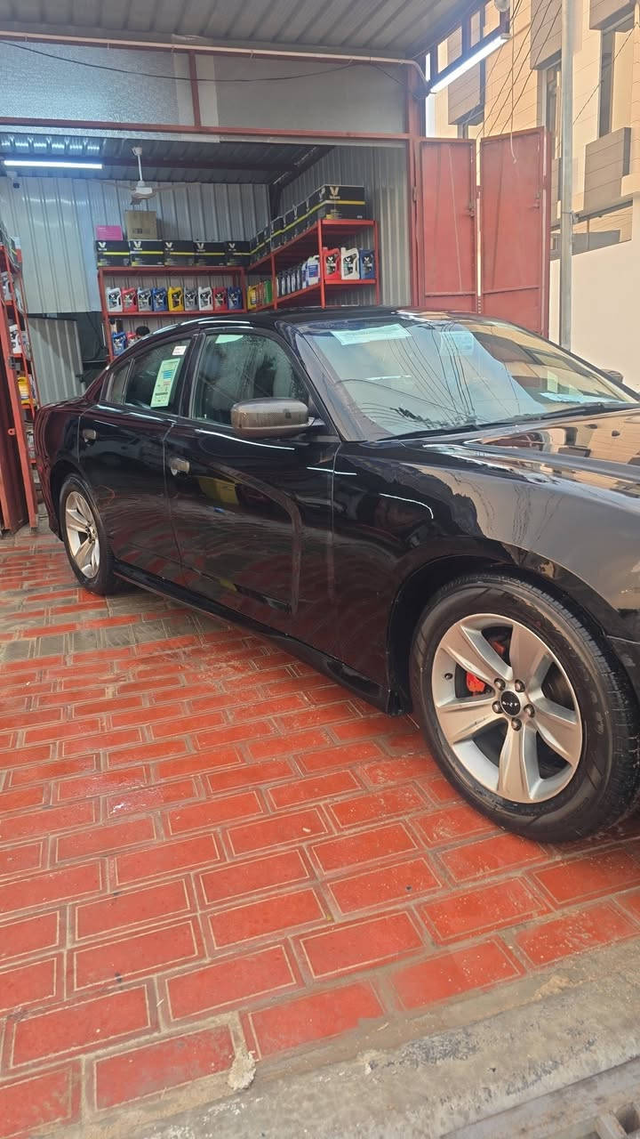 السلام عليكم جارجر موديل 2013 البيع حداديه وكير ومكينه خير من الله رقم دهوك  سعر 145 وبيها مجال بسيط
رقم ***********
