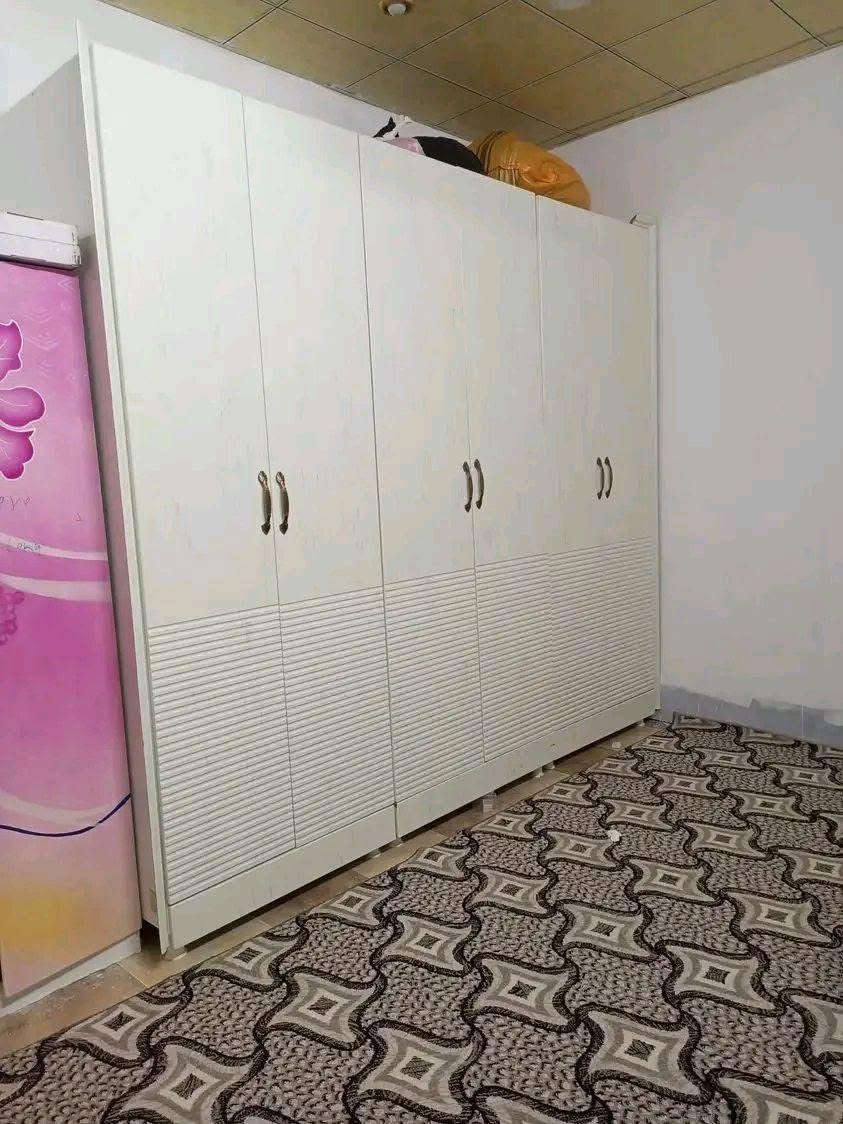 معرەز باڵام پرێس 
لۆکە قوڵی 70سم بەرزی 250سم پانی 3م نرخی 850 هەزار مێزەکە 45 هەزار دۆشەک 15 هەزار ومعامەلەیان هەیە  لەکەلارە 📞 *********** كالار, السليمانية
