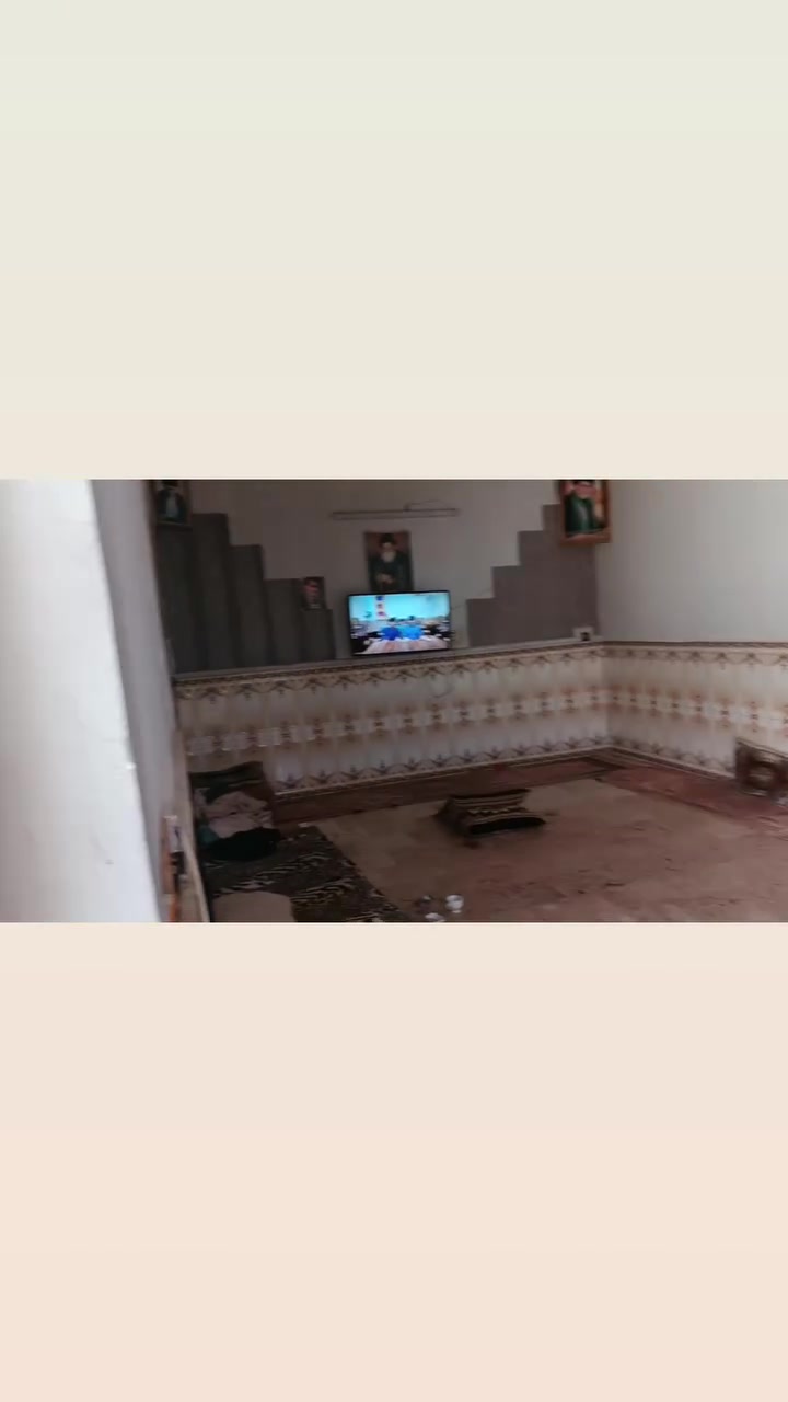 للبيع 🔑
دار سكني في بغداد – جسر ديالى الجديد / الكرغولية / شارع البزل 

📐 مساحة البيت: 200 متر🏠  الطابق: طابق واحد

🛏️ التفاصيل:

3 غرف وغرفه وحده بيه خمام

استقبال طول سبع امتار

هول

مطبخ

حمام داخلي + تواليت و حمام خارجي

🌿 المميزات:

ترك خلفي

موقع هادئ ومناسب للعائلة

💰 السعر: يُذكر عند الاتصال

📞 رقم الهاتف***********
📲 واتساب: ***********
سند ٢٥
