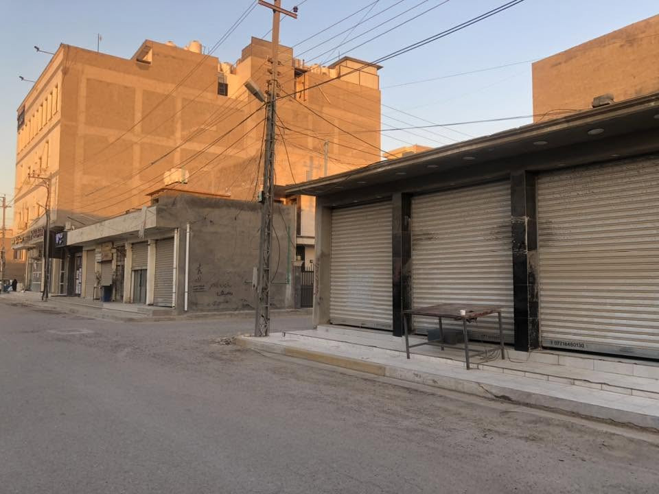 محلان ركن للايجار - حي دجلة - الدورة 🏪🔥

📍 شارع القمة الرئيسي
📍 بصف ماركت 3 طوابق + صيدلية + اطباء + جيم نسائي

التفاصيل:
 •  محل ركن + المحل اللي بصف الركن
 •  المساحة: واجهة 3م × نزال 8م لكل محل
 •  مناسب لكل النشاطات: صيرفة، موبايلات، صالون، كوفي

السعر:
الايجار الشهري: 350 الف 
عرض : اول شهر فقط 250 الف 🎉

للحجز والاستفسار: [***********]
