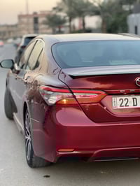 تويوتا كامري 2018 SE PLUS  رقم اربيل الجديد (شرط التحويل)  بدون ايرباك...