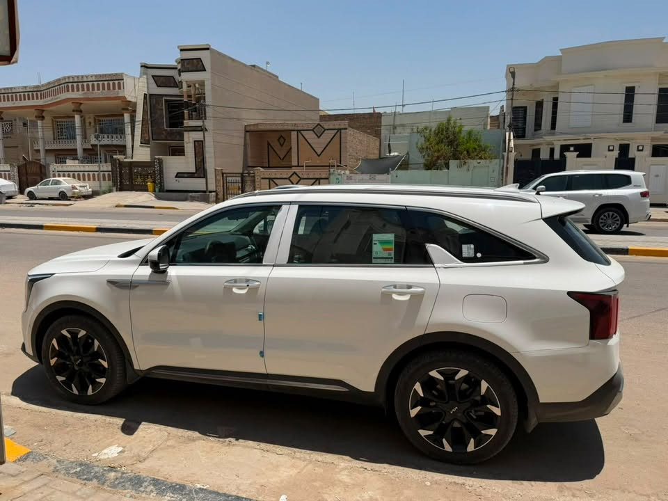 السلام عليكم
سورنتو2025
مواصفات فول عدا البانوراما
داتا شو 
اربع كامرات
رادار
ويل 20
تشغيل عن بعد
تتقدم وترجع عن بعد
وباقي مواصفات السورنتو المعروفه 
 ماشية 28 
مكفولة عدا بارد بسيط بالباب الخلفي موجود السونار وي الصور
رقم قادسية الإنكليزي 
السعر 288 
للاستفسار ***********
