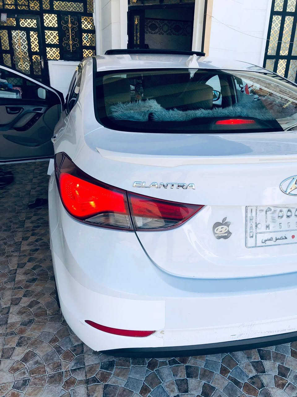 النترى خليجي موديل 2015 فول مواصفات 1/1 
رقم بغداد مميز بأسمي 
السياره جديد وكفاله عامه من عدا بارد بسيط
السعر 127 وبيها مجال بسيط 
مكان حبانيه رمادي
***********
