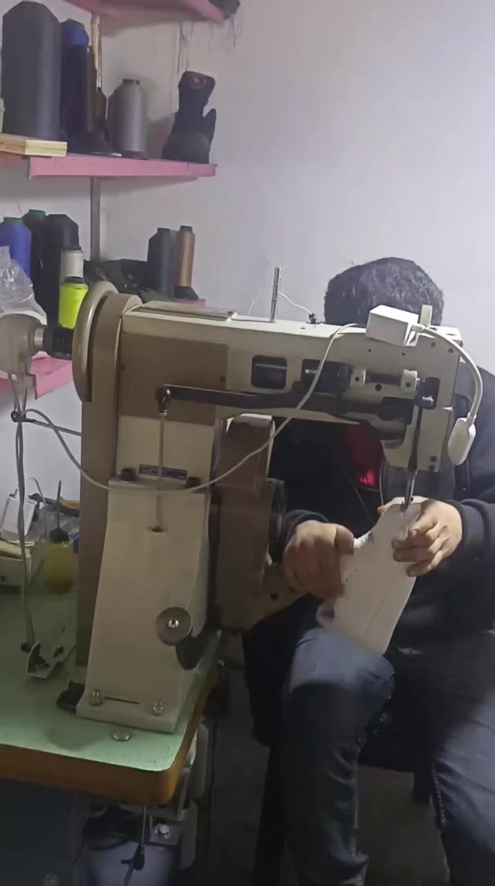 💯الريحاوي
 لبيع وصيانه ماكينات المكفل وتامين القطع كامله
حلب 
ماكينات خياطه نعل جانبيه
👍للتواصل . واتساب0947557784


**إذا كنت صاحب هذا الإعلان وتريد حذفه لأي سبب، رجاءا أرسل رسالة إلى الدعم الفني**