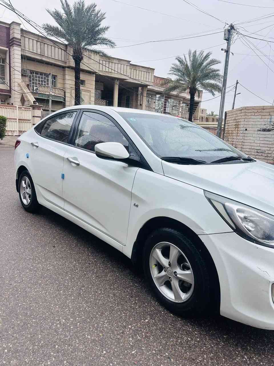 اكسنت 2013 خليجي
كير مكينه حداديه ابلادي 
حداديه جديدة
السيارة نضيفة 
ماشيه ١٣٣ كيلو 
تبريد خير من الله
وجاهزة متصرف عليهه شي 
من دوشمة من تايرات 
تغليف جلد الارضية 
شاشة اندرويد 
كله جديد 
جاهزة من كلشي 
العنوان بغداد 
رقم بغداد جديد 
تحويل نفس الوقت 
شارع الربيع  او الكاظمية 
السعر 98 
بيها مجال بسيط
***********
