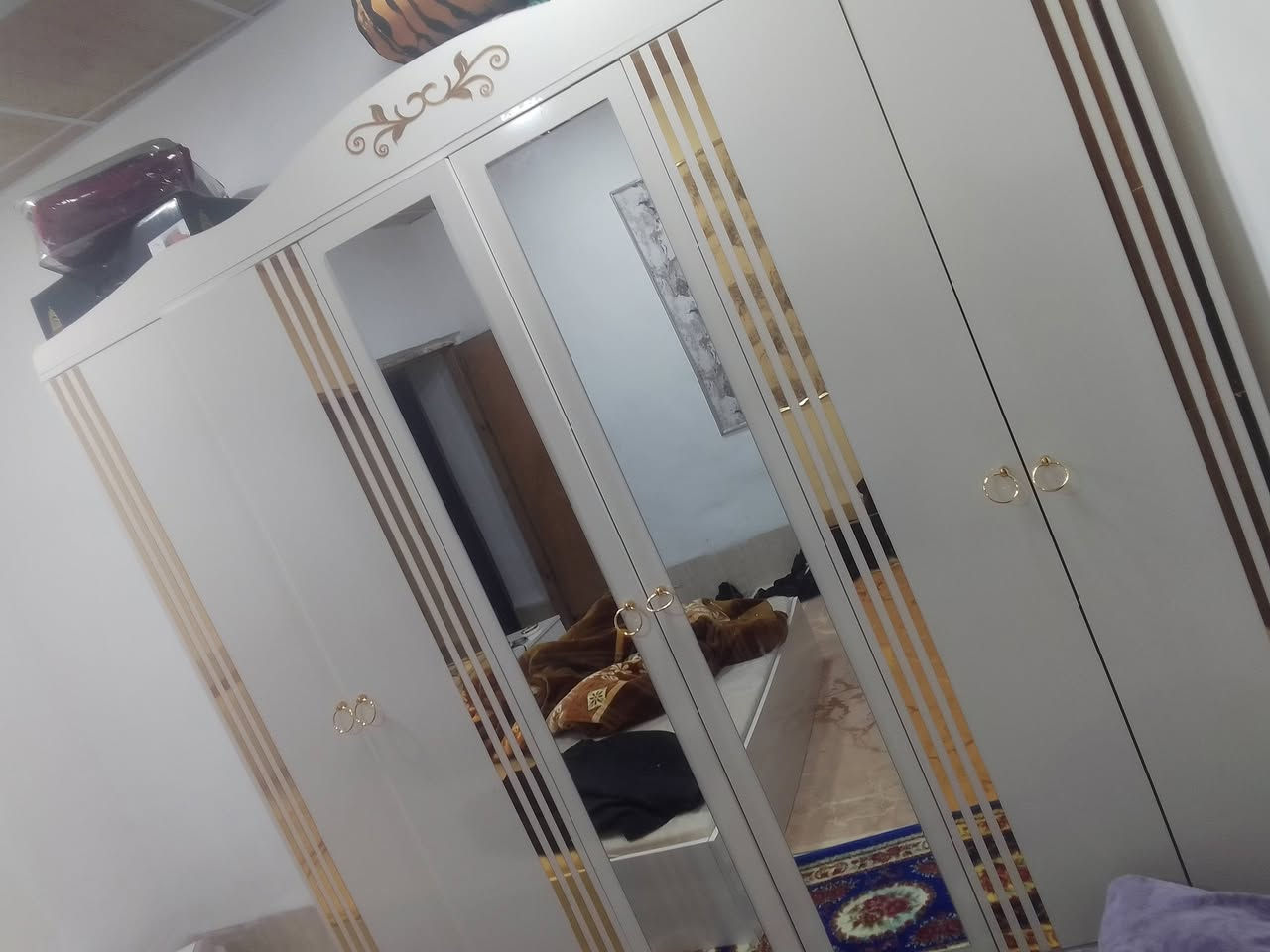 قرفه خشاب نضيفه
تقيم بيش وتعال شيل 
***********
