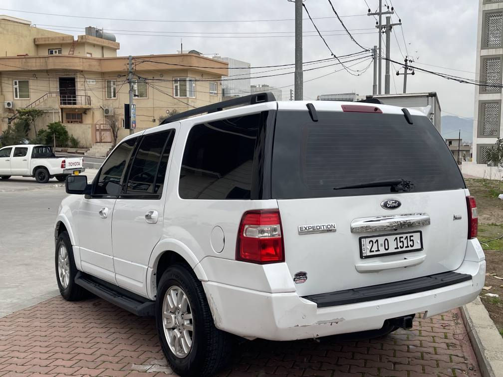 Ford Expedition 2013 
فۆرد ئیکسپدیشن فوول مواسەفات بۆ فرۆشتن
سڵاید  و ناوزەرد و دەبڵ ئەکسل و سێ ڕیزکوشن و تەبرید مەرکەزی هتد...
سەیارەکە زۆر جوان و تازەیە تەنها یەک پەڵە بۆیاخی هەیە، سارد و تەعدیل و چاڵی نیە
108,000 ڕۆیشتووە و هی دەس خۆمە و هەموو شتێکی بەشەرت 
هیچ گڵۆپێکی ناو داشبوڵ ئیش ناکات تەنانەت گڵۆپی مەکینەش ئیش ناکات
 سەنەوی و ڕەقەم و ژینگەوڕێگەوبانی تازەیە سعریشی 154$ 
ژ.م/ ***********
*********** السليمانية, العراق

