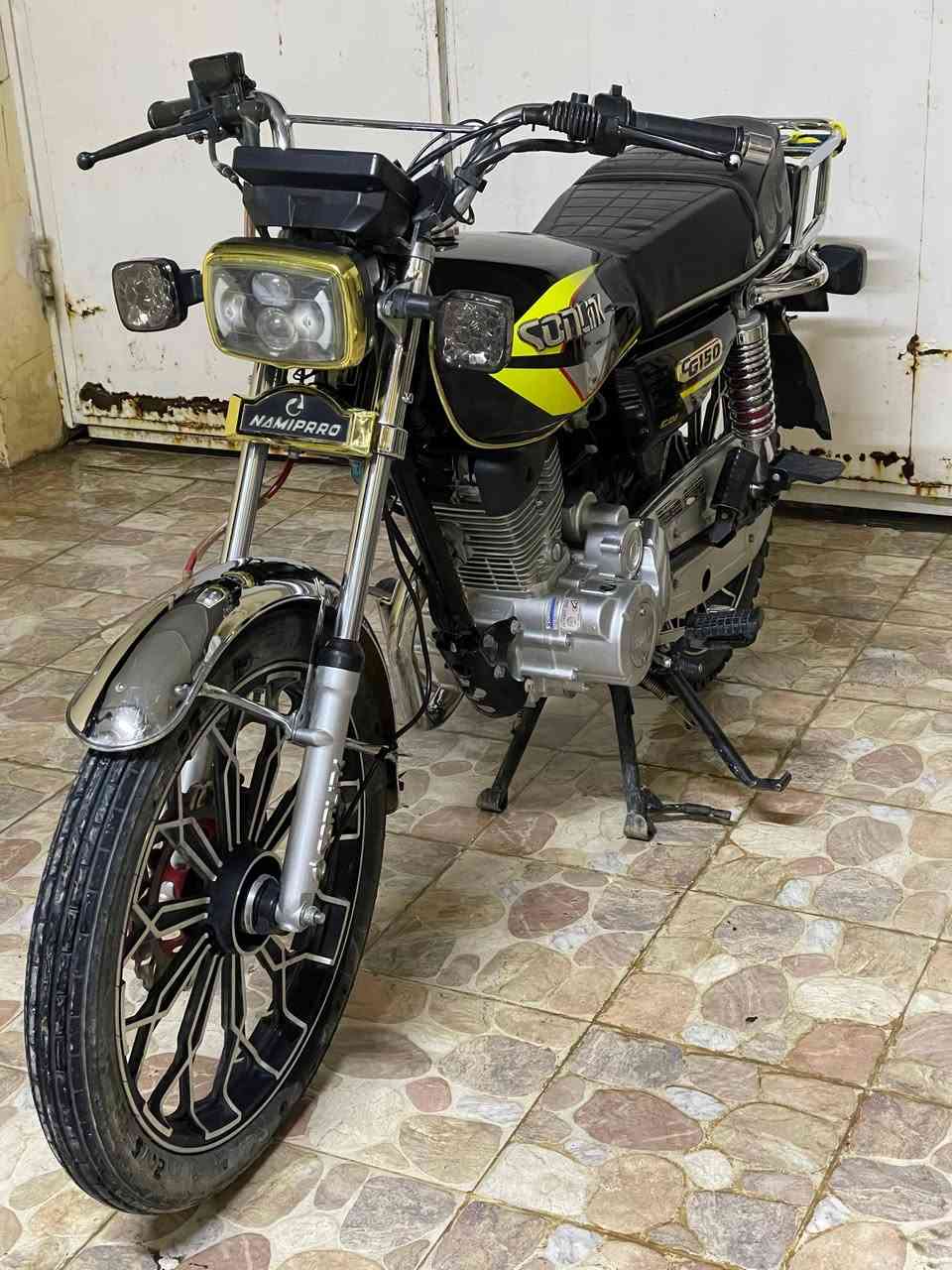 السلام عليكم ماطور سونلنك 5 كير 
نضيف مابي اي مشكلة كلة شغال موديل 24  السعر 700 الف وبي مجال  االتواصل على الرقم ***********
