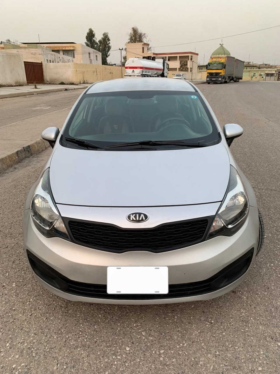 كيا ريو 2013
السعر 90 ورقة 
رقم نينوى الجديد وهزة وسنوية جديده
ماشي 74 ميل حقيقي
وارد امريكي
لون سلفر 
مكينة 1.6 
كير ATF
مواصفات عاديه ستاندر
مكينة وكير شرط 
سياره ليبل واحد كلها بدون تبديل 
 بجم كبس وخلف كبس
بيها صبغ شويه  بل هلال الخلفي 
وبارد جاملغ امامي سائق 
وملاحظات خدوش + سقف بدايه تقحيل


**إذا كنت صاحب هذا الإعلان وتريد حذفه لأي سبب، رجاءا أرسل رسالة إلى الدعم الفني**