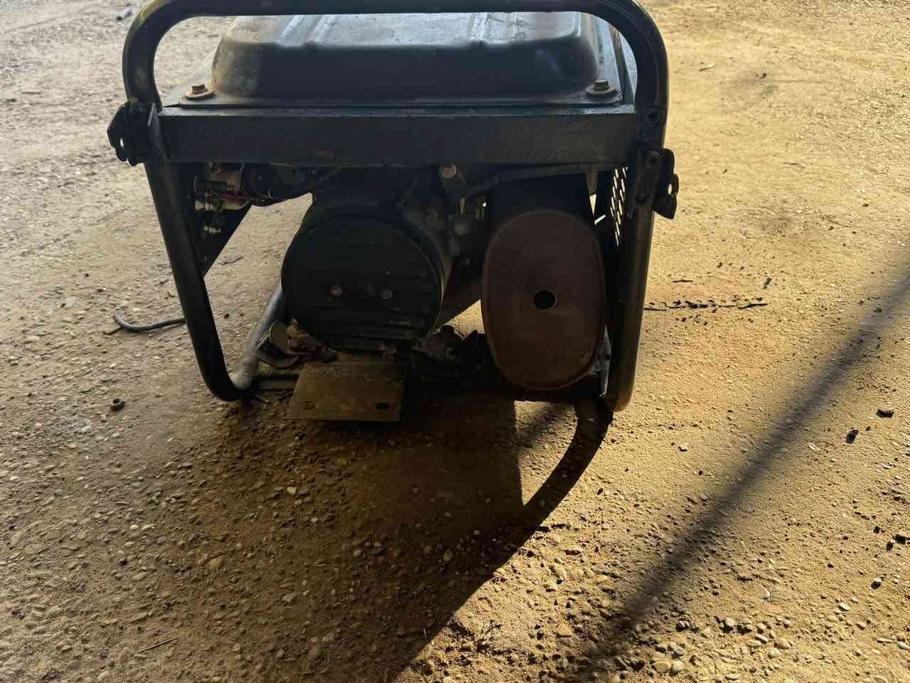 سلام عليكم للبيع موالده ٢ونص كيفي نضافته٧٥بل ميه السعر ١٠٠ الف قفل مكانه بغداد الشعب ***********
