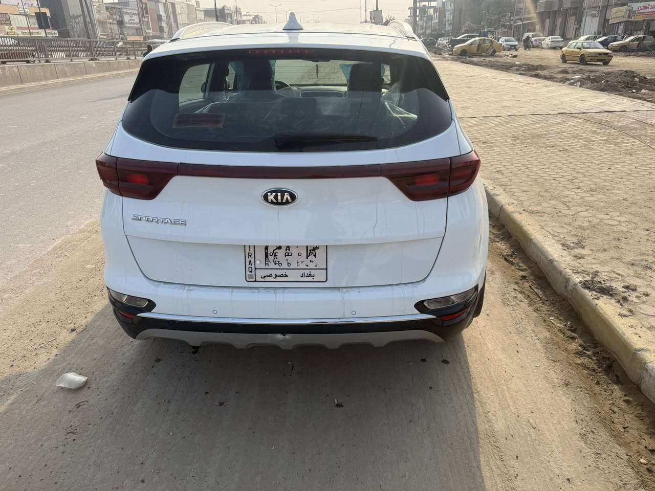 السلام عليكم
سبورتج ٢٠٢١ خليجي كفالة من الصبغ والتبديل 
مواصفاتها ( بصمة / جلد/ شاشة اصلية/ حساسات امامي خلفي ) 
رقم بغداد تحويل مباشر
مكان السيارة بغداد السيدية  
السعر ٢٠٥وبيها مجال 
للاتصال: ***********
