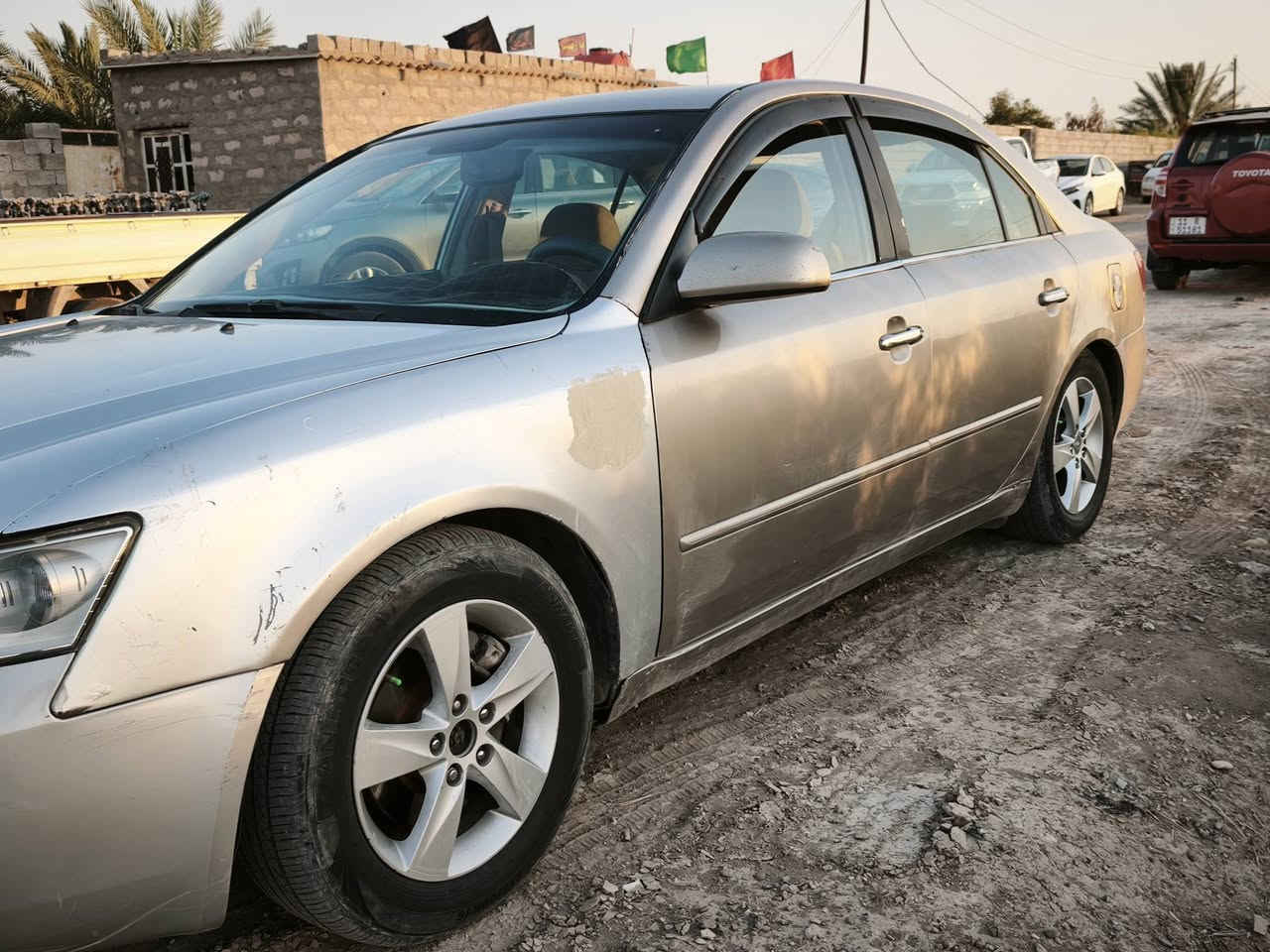السلام عليكم
سوناتا موديل 2006 مكينه 3300 

صدر نظيف 

كهربائيات نظيفه 

سعرها 75وبيها مجال
***********
