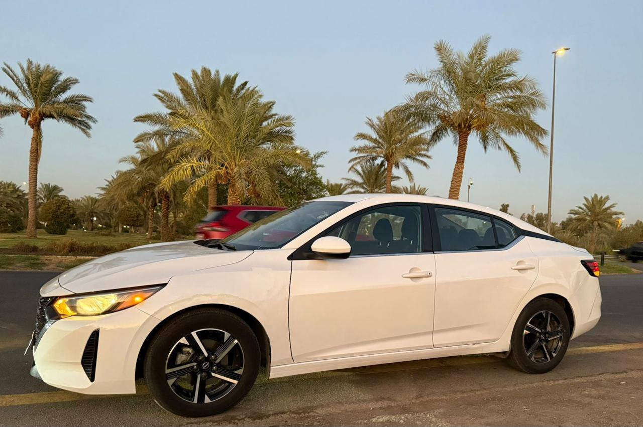 🚗 للبيع: نيسان سنترا 2025 SV
(رقم اربيل)
سيارة نظيفة جداً وبحالة ممتازة، استخدام شخصي ومحافظ عليها بيها برمجة ادفانز من شركة نيسان تمشي عالبانزين العادي بيها 

المواصفات:  
• محرك 2.0 لتر اقتصادي وقوي  
• ناقل حركة أوتوماتيك CVT  
• تشغيل بصمة (Start/Stop)  

• دخول ذكي بدون مفتاح  
• شاشة وسطية مع نظام Apple CarPlay و Android Auto  
• كاميرا دوارة  
• حساسات أمامية وخلفية  
• شاشة معلومات في الدشبول  
• دركة متعددة الوظائف مع تحكم بالصوت والهاتف  
• مثبت سرعة مع رادار تفاعلي   
• تبريد مع مناخين منفصلين أوتوماتيك  
• ويل رياضية قياس 16 إنج  
• أضواء أمامية وخلفية  
• مرايا جانبية كهربائية مع إشارات  
• نظام تحذير الخروج عن المسار  
• نظام النقطة العمياء  
• نظام الفرملة الطارئة    

✔️ السيارة فوول مواصفات ماعدا فتحة السقف  
✔️ بحالة ممتازة جداً ولا تحتاج أي مصروف
السيارة ماشية 47الف كيلو 
 :رقم الشاصي 
📍الموقع: بغداد
📞 للتواصل والاستفسار: (***********)  

تحويل مباشر السيارة باسمي والسيارة دهن الكير مبدل جديد والتخم جديد
