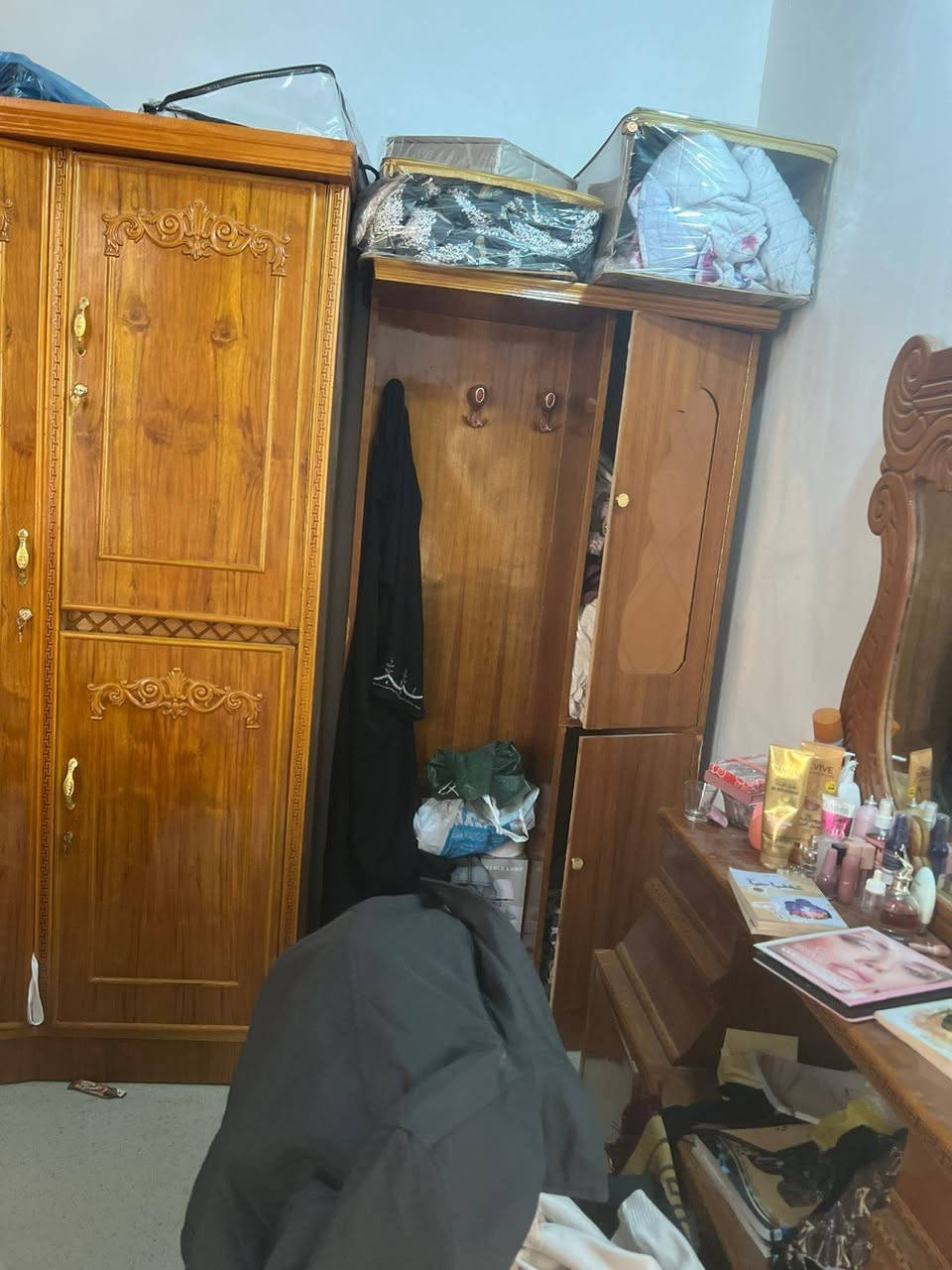 غرفة النوم للبيع مستعمله شهرين فقط السعر ٦٠٠
وتساب ***********
