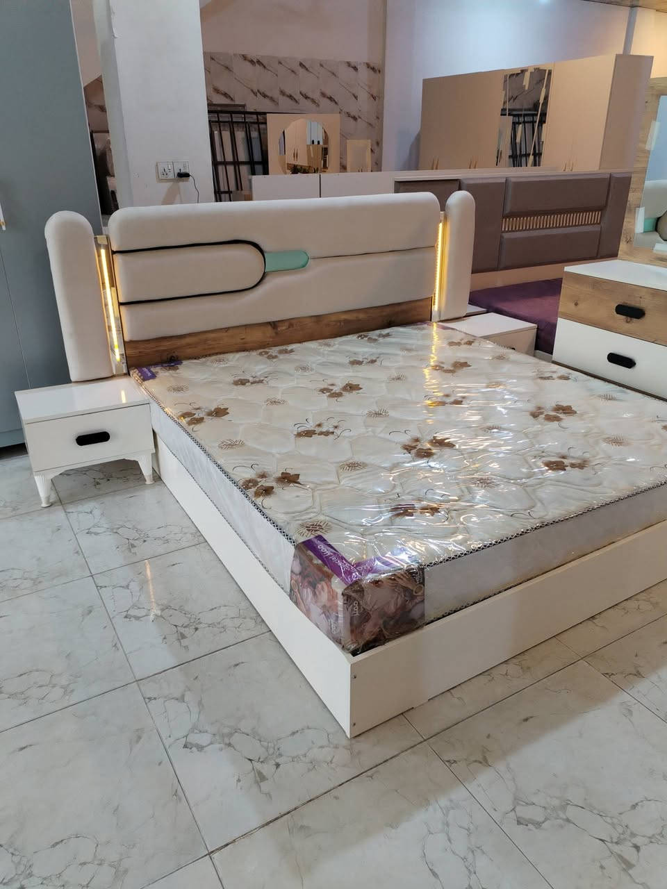 غرف نوم تركي جديد ومستعمل وتبديل القديم اب جديد عنوان اسرى ومفقودين للستفسار ***********
