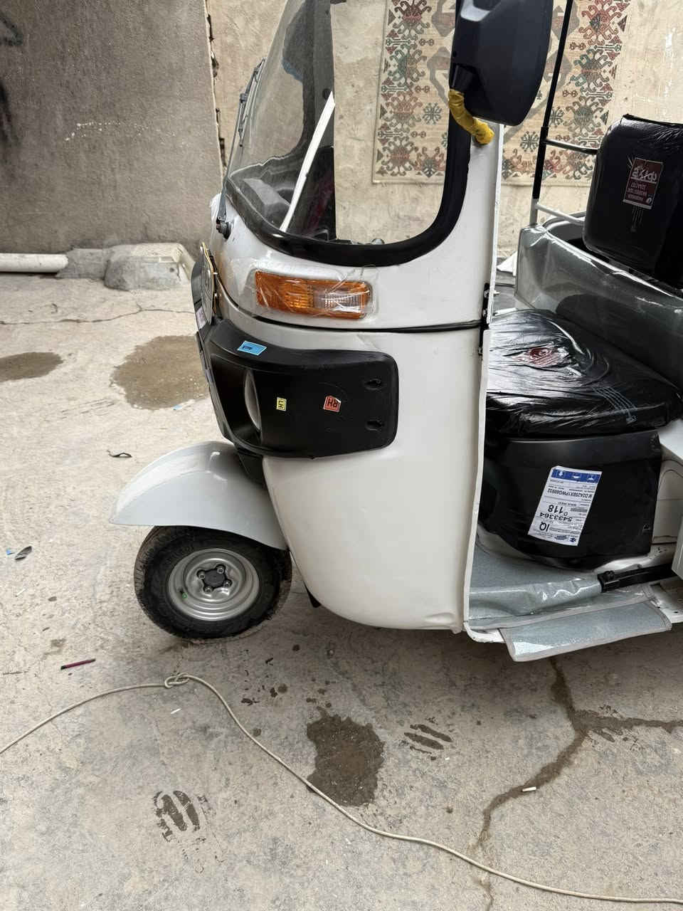 يا الله السلام عليكم ورحمه الله وبركاته
تكتك 22 شهر الرابع التكتك مثل ما تشوفون بالصور بيها بارد بالغد وبيها تكحيلات  المحرك مبدل بوشه وبستم جديد اكسلها خير من الله تايرات جدد 
التكتك مال عيشه مرتبه السعر المطلوب 8 مليون خابر وادلل رقم الهاتف ***********
