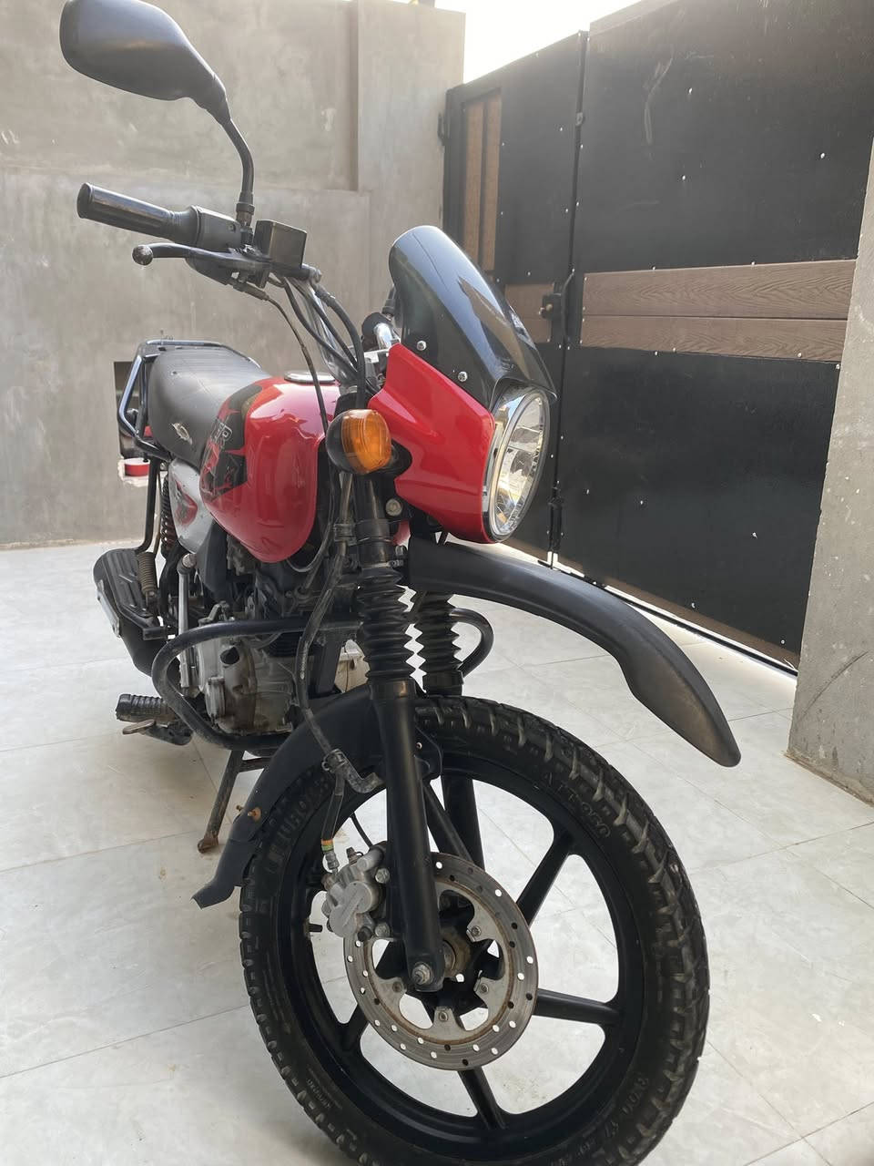 السلام عليكم
بوكسر جبلي موديل 2021 
دراجة نظيفة جداً من الوكالة لحد الان عندي واوراقها كاملة (بدون رقم)
(مكينة مفتوحة) بغراض اصلية وكالة وكل نقص ما بيها جماعة التوصيل راح تفيدكم هاي كلش
السعر مليون و300 وبيها مجال
مكاني بابل
*********** متوفر واتساب
