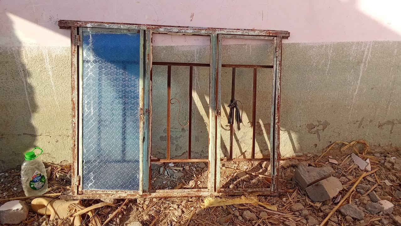 السلام عليكم شبابيك ابوي بان للبيع مكاني ناصريه شرايبي خير يدلل(***********)
