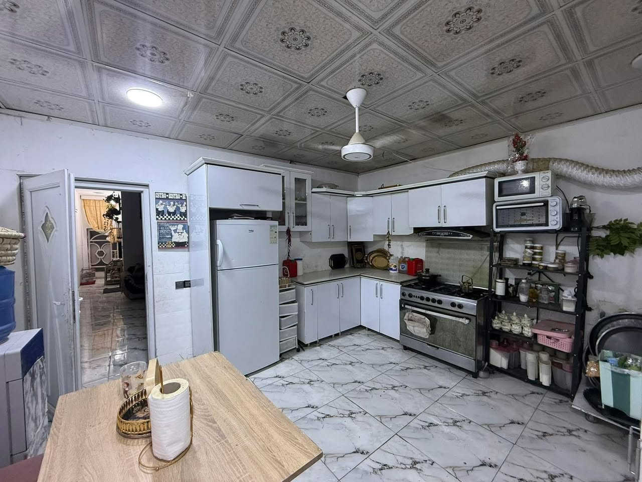 السلام عليكم 
#دار للبيع طابو زراعي سند 25 المساحة 200م طابقين 
الطابق الآول:
غرفه نوم وصاله وكليدور ومطبخ ومجمع صحيات حديقة صغيرة
الطابق الثاني: غرفتين نوم ومجمع صحيات 
العنوان حي الصحة خلف المدهش قرب مولدة حي الصحة فرع بداية جدار المدهش
____________________________________________للاستفسار الاتصال على***********
او مراجعة مكتب العز للعقار نزلة جسر بته باتجاه مجسر الثوره
