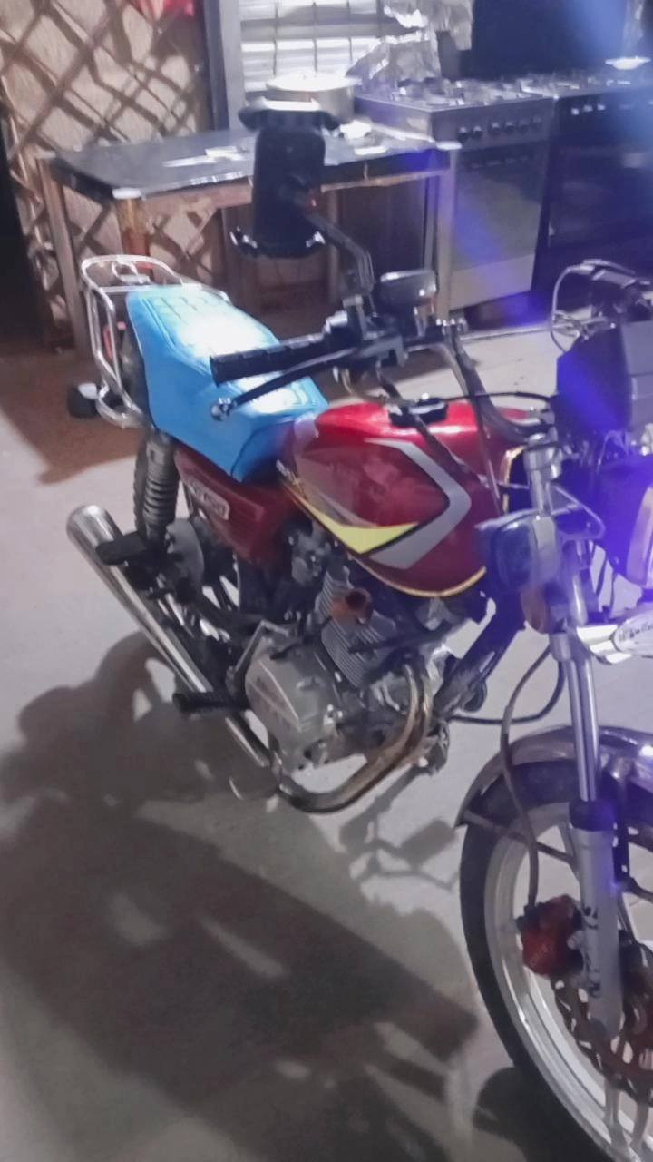 سلام عليكم ايراني 5كير 2023 الدراجه مكينه مامفتوحه ابد كهربائيات شغاله نكره سلف شوكت متجي بيها تانكي جديد ضفيره جديده هورن سيدان تأيرات جدد زنجيل جديد بكره جديد الدراجه كامله كبل لشارع ب550 وبيها مجال حك الجيه ***********واتس
