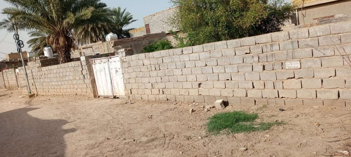سلام عليكم ورحمت الله بيت وكباله قطعه المجموع كله البيت ولا قطعه600.م المطبخ الخارجي 5,4,ولديوانيه ,5,4,ولصاله ،,4,5,ول قرف نفس شي واسط منطقت البيضاء بل بدايت البيضاء يعني من نوار صدر وتجي البيت وسعر, 45,وبي مجال هاذه رقم ,***********,ونتصل وبيك خير وتدلل
