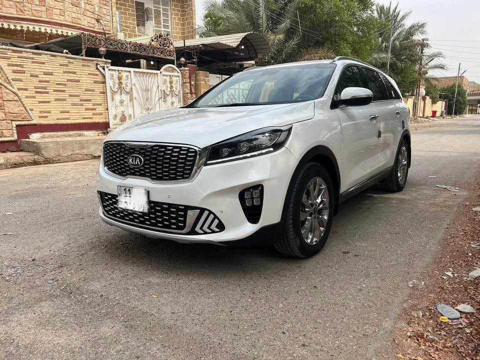 كيا سورنتو خليجي 
رقم بغداد الماني بسمي 
موديل ٢٠٢٠ شكل ال٢٠ 
لون ابيض 
٦ سلندر ٧ راكب 
فوووووول مواصفات بدون فتحة 
بصمتين: تشغيل وتقفيل 
الباب الخلفي كهرباء 
بردات خلفية اصلية 
كشنات جلد اصلي لونين 
كشنات ٢ كهرباء 
شاشة كبيرة اندرويد 
كامرة دوارة اصلية 
حساس امامي وخلفي 
مري شفط مع القفل 
جي : بي: اس: خرائط طرق 
اريل ابيض طيارة 
كيجات السرعة زئبقية 
شاشة الدشبول الكترونية 
تحكم استيرن فول 
حاكية : ابلوتوث: اوكس 
نظام ايكو درايف 
اضواء ترحيب بليدات 
علامة سورنتو بلدوسة 
تبريد ابيانو لمس 
تبريد ٣ قطع ثلج 
مانع انزلاق وانحدار 
شاشة اعطال بلدشبول 
لد امامي وخلفي 
لايت زنون اصلي 
اشاير بلمري 
يدات نيكل اصلي 
ويل اكروم ١٩
تخم تاير جديد لك 
ماشية ٥٥ الف اصلي 
كير ومكينة وصدر وحدادية وتبريدكفالة عامة
كفالة عامة بدون ضربة وتبديل واشخوط وبارد وصبغ حتى الدعاميات كفالة
سيارة جديدة معنى الكلام من زيرو عدنة على ادينة 
سيارة جاهزة مابية اي نقص 
الرقم الدولي الجديد/ هزة جديدة / سنوية جديدة 
كتلوكات الشركة موجودات / البصمة الثانية مستخدمة/
السعر ٢٥٨$
***********
