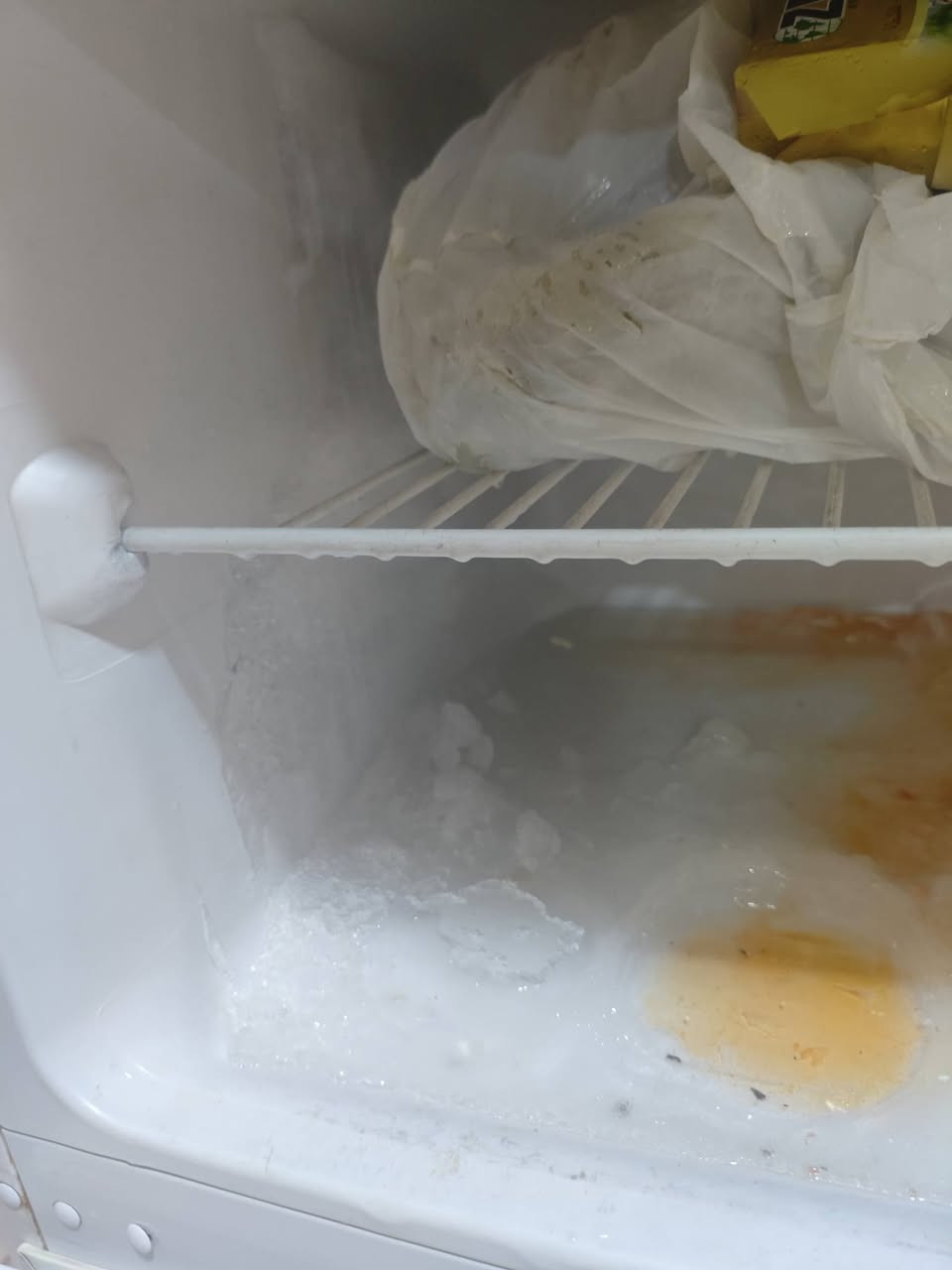 سلام عليكم ثلاجه البيع 200الف حيل نضيفه اتصال اوستفسار ***********
ادمن وافق ع المنشور
