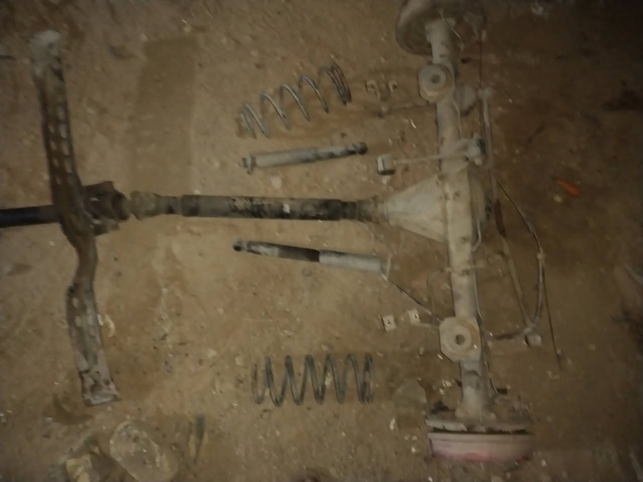 اكسل سوبر سيدان كامل من شرط عله الشد الطول لطول +دبل +كاردن +لوي  لبيع 350 او بيه مجال 
***********
