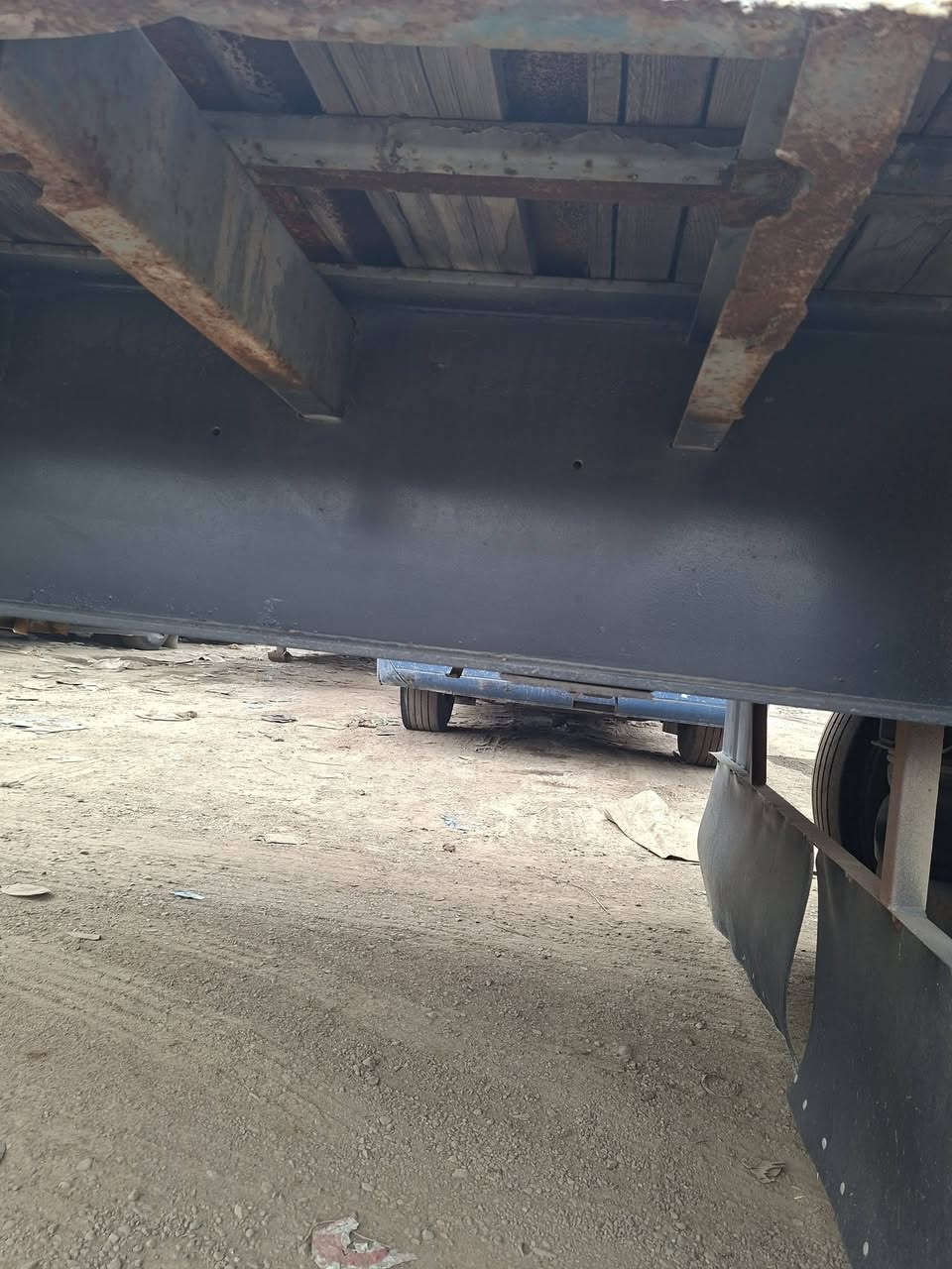 عربانه اوربيه جوبلس ١٣٦٠طولهه تك تاير مكانها بغداد الطالبيه سعرها ٣٢ورقه ***********
