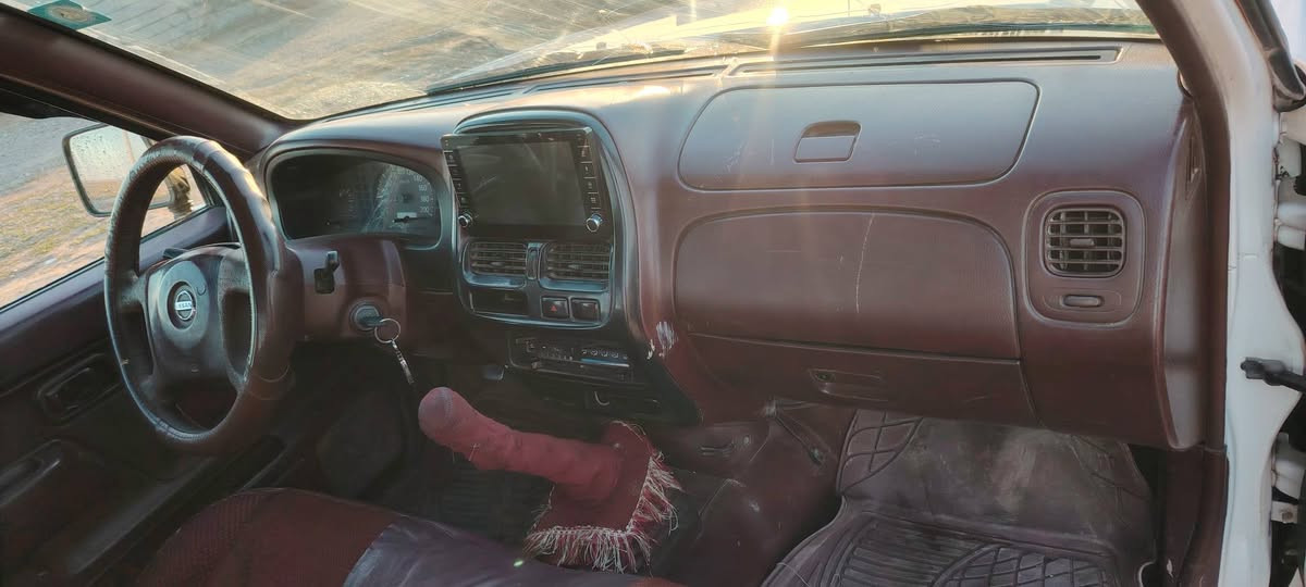 السلام عليكم بكم نيسان ٢٠٠٧ شرط محرك كير صدر تخم تاير تدفة تبريد شغال السيارة جاهزة. مشروع وطني لل ٢٩ رقم كركوك دفتر بانزين موجود. مكفولة ماعدة شبر بل تكمة من جهة الباب خلف السائق.السعر مال بيع ١٠٧ بيها مجال للشراي مكان صلاح الدين العلم الربيظة ***********
