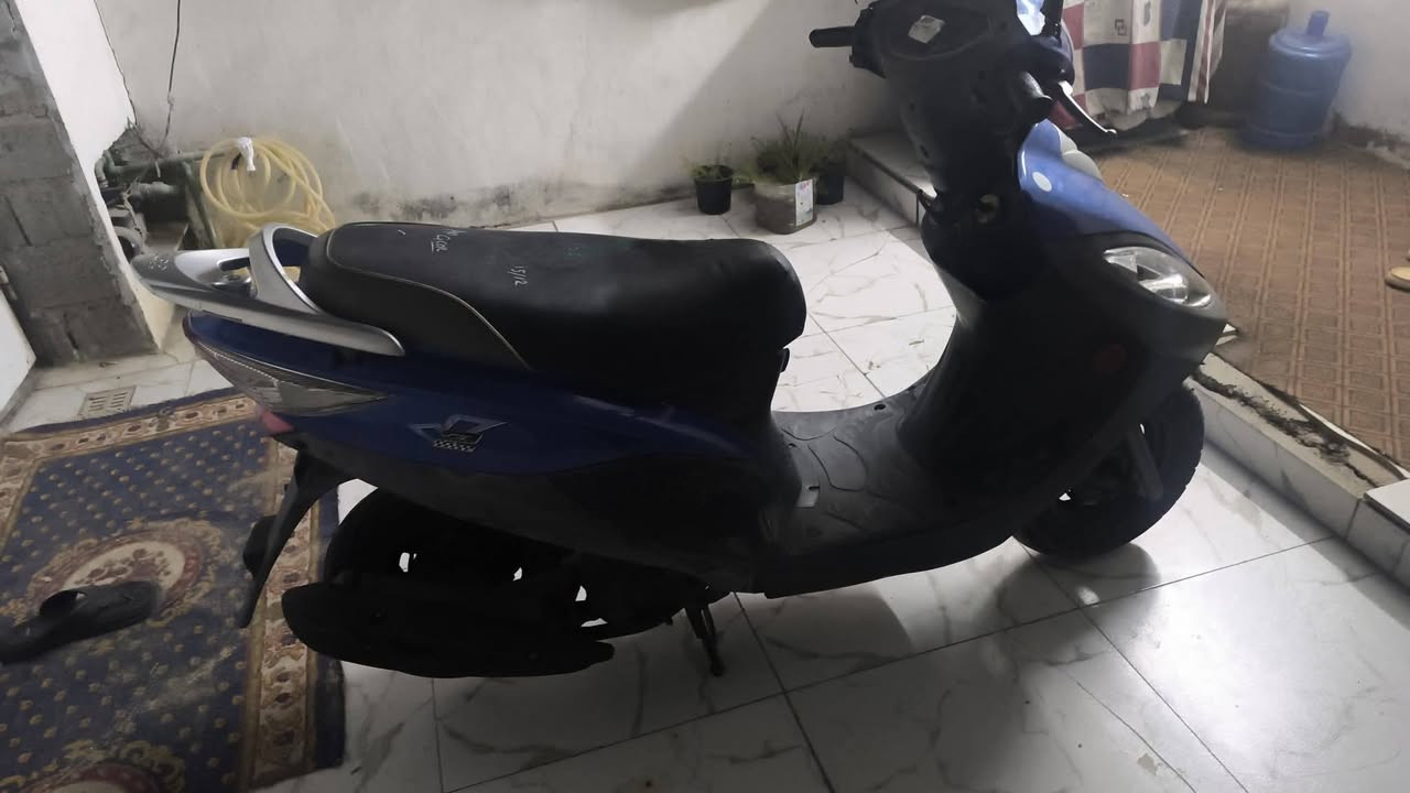 السلام عليكم  كامكو في تو موديل 2015نوزل دراجة جديده طالعه بشهر 12 جاهزه من كلشي لون ازرق بلاد كله بلاديه  السعر 850وبيها مجال للشراي المكان نجف شارع المطار الجديد للاتصال 
*********** او مراسلة خاص رجاء الميعرف شيء عن الدراجة النوزل ونضام الفي تو لايكسر بحلال العالم
