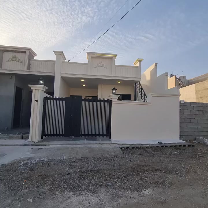 دارلبيع ١٢٠متر فول مواصفات سقف مغربي فول كاشي كركوك دروازة على طريق سليمانيه يم جامع خديجة كوبرى موبايل ***********كورك*********** البيت جديد صفرمامسكون بيه البيت بيه غرفتين نوم استقبال مطبخ صحيات كراجي مطبخ حار هول
