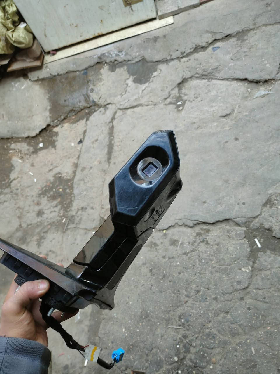 السلام عليكم توفرت مرايا جينسس gv70 +g70 +جميع مرايا السيارات الكورية بـ اسعار تنافسية 
***********
