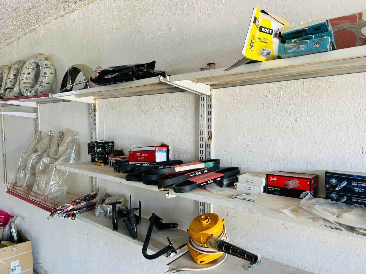 سلام عليكم
محل بيع 
يوجد بي غرض مال ستوته/+ سيفان /+ اتو ماتيك
تواصل ***********
